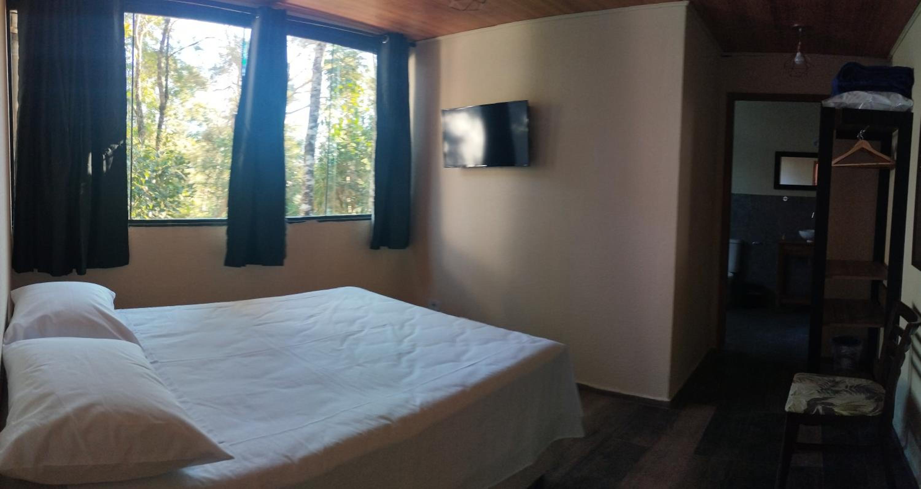 Suite With Hot Tub