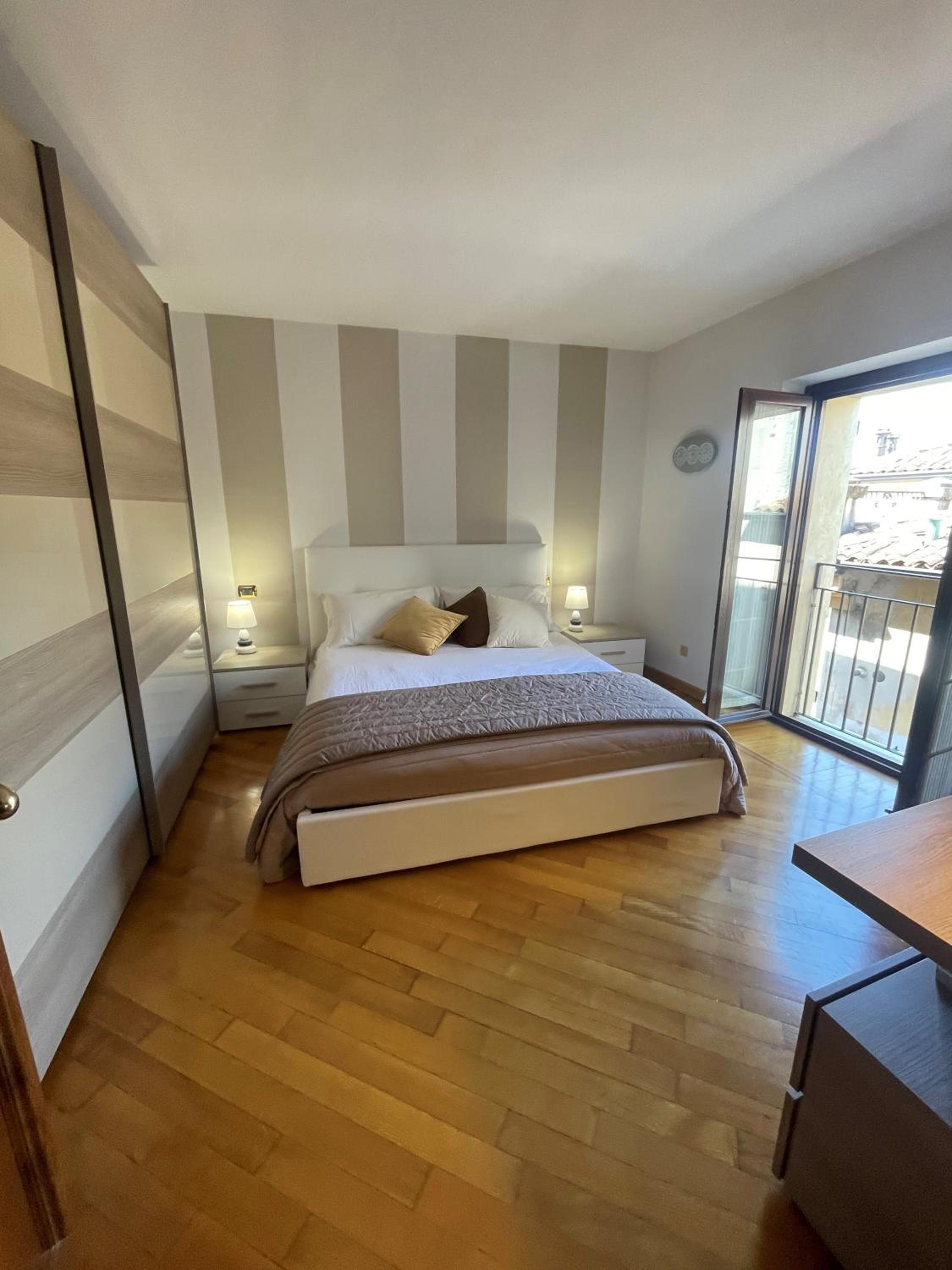 Four-Bedroom Deluxe Apartment