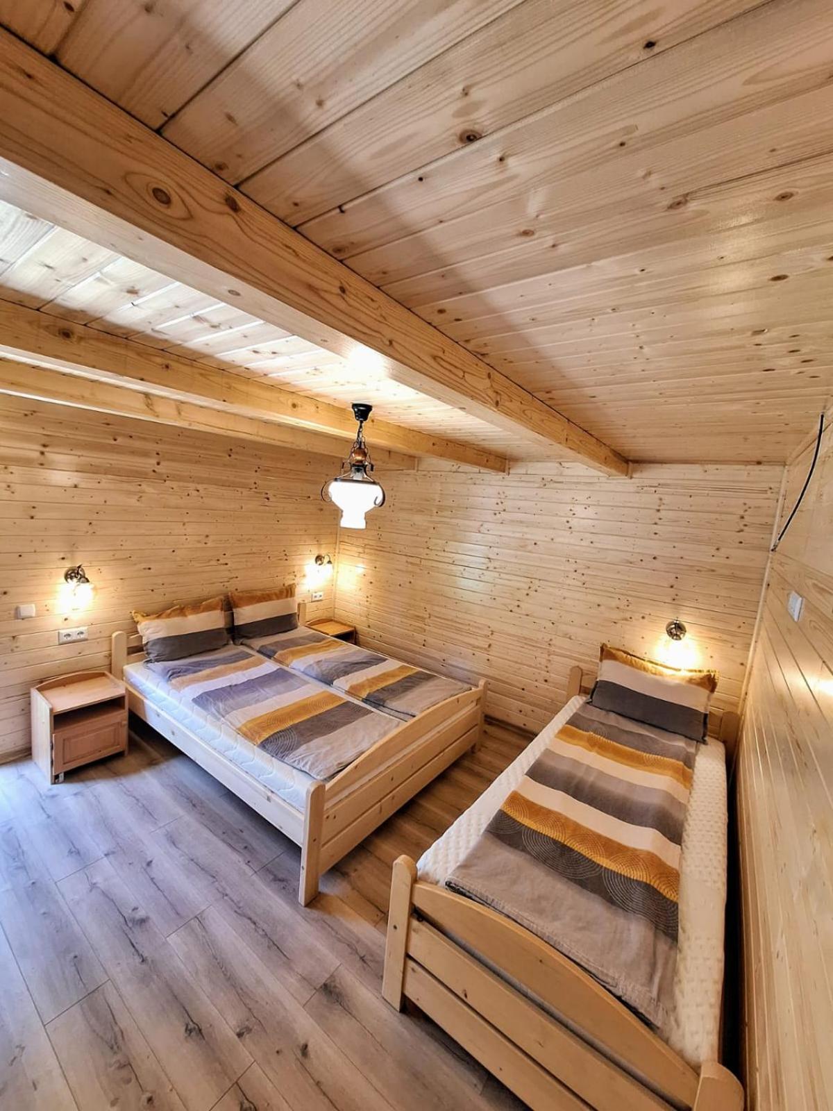 Double or Twin Room with Private Bathroom - Photo 1