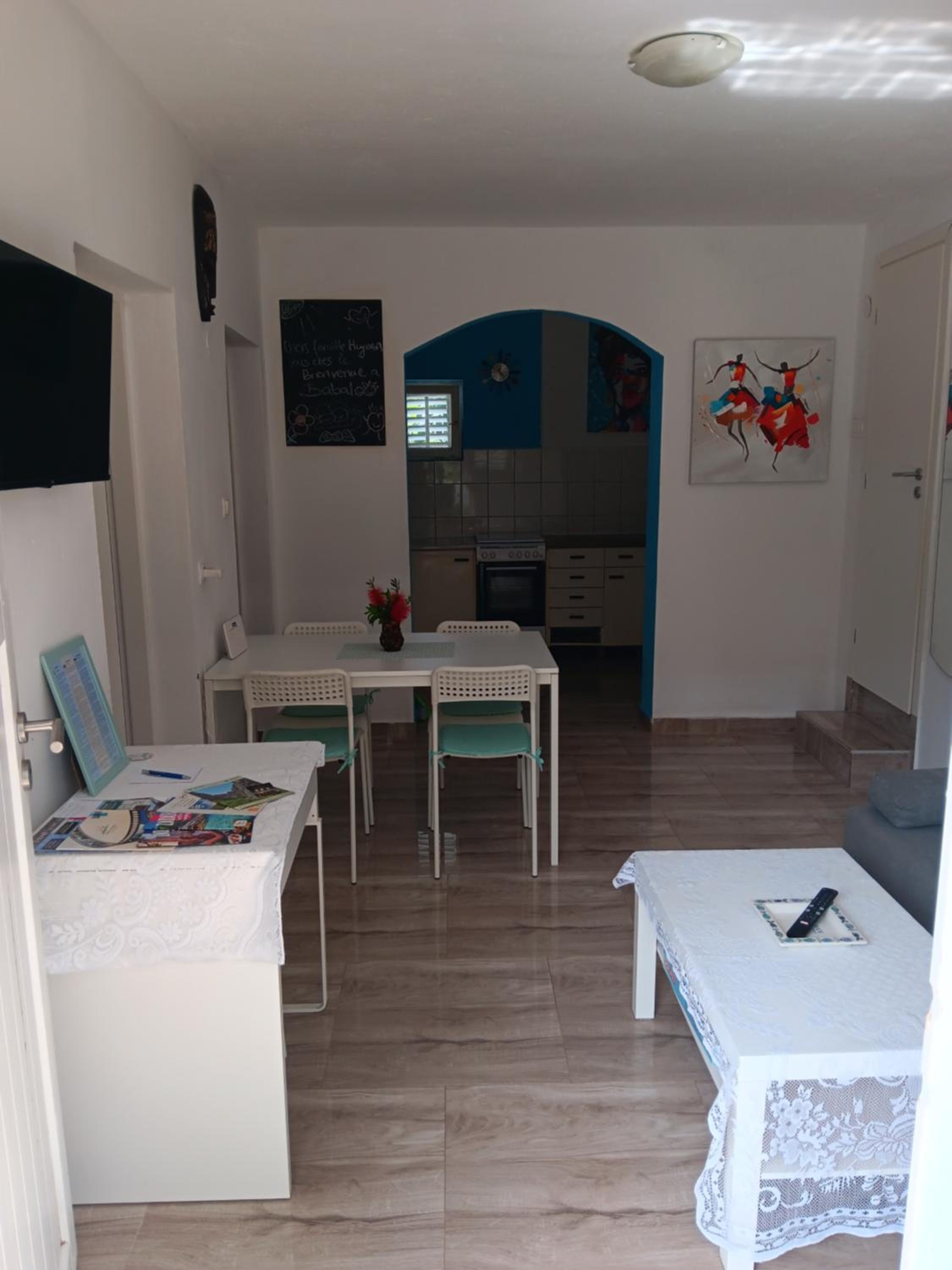 Apartment with Terrace - Photo 3