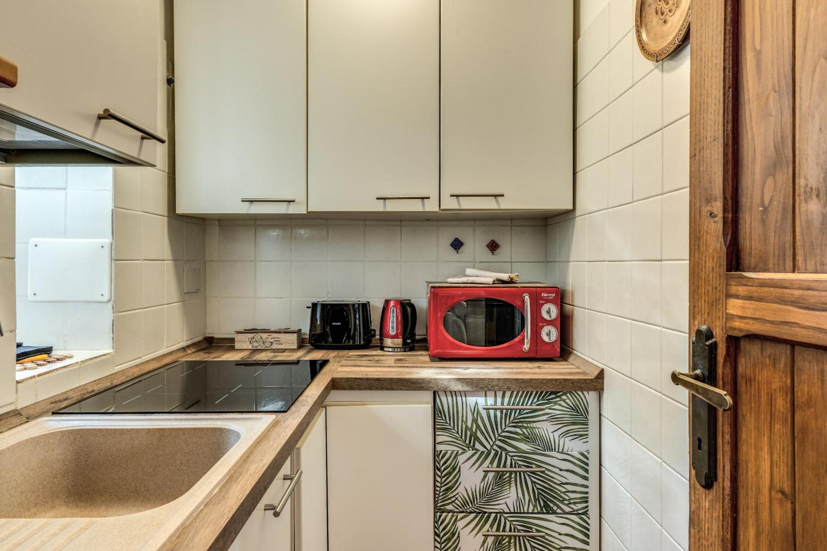 One-Bedroom Apartment with Terrace photo 2