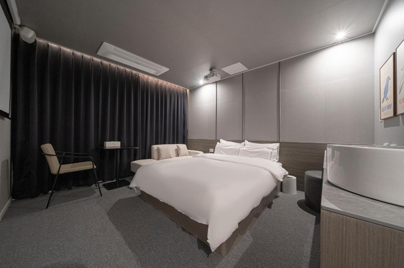 Deluxe Double Room - Photo 3