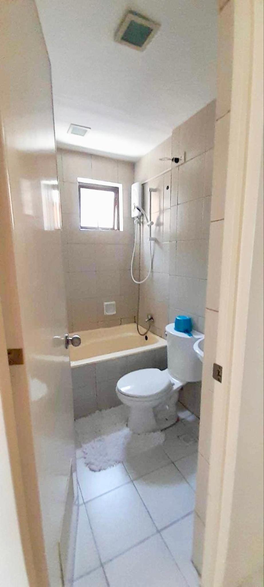 Three-Bedroom House photo 3