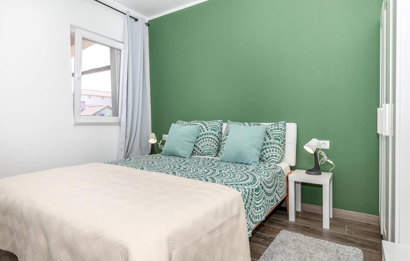 Three-Bedroom Apartment with Balcony