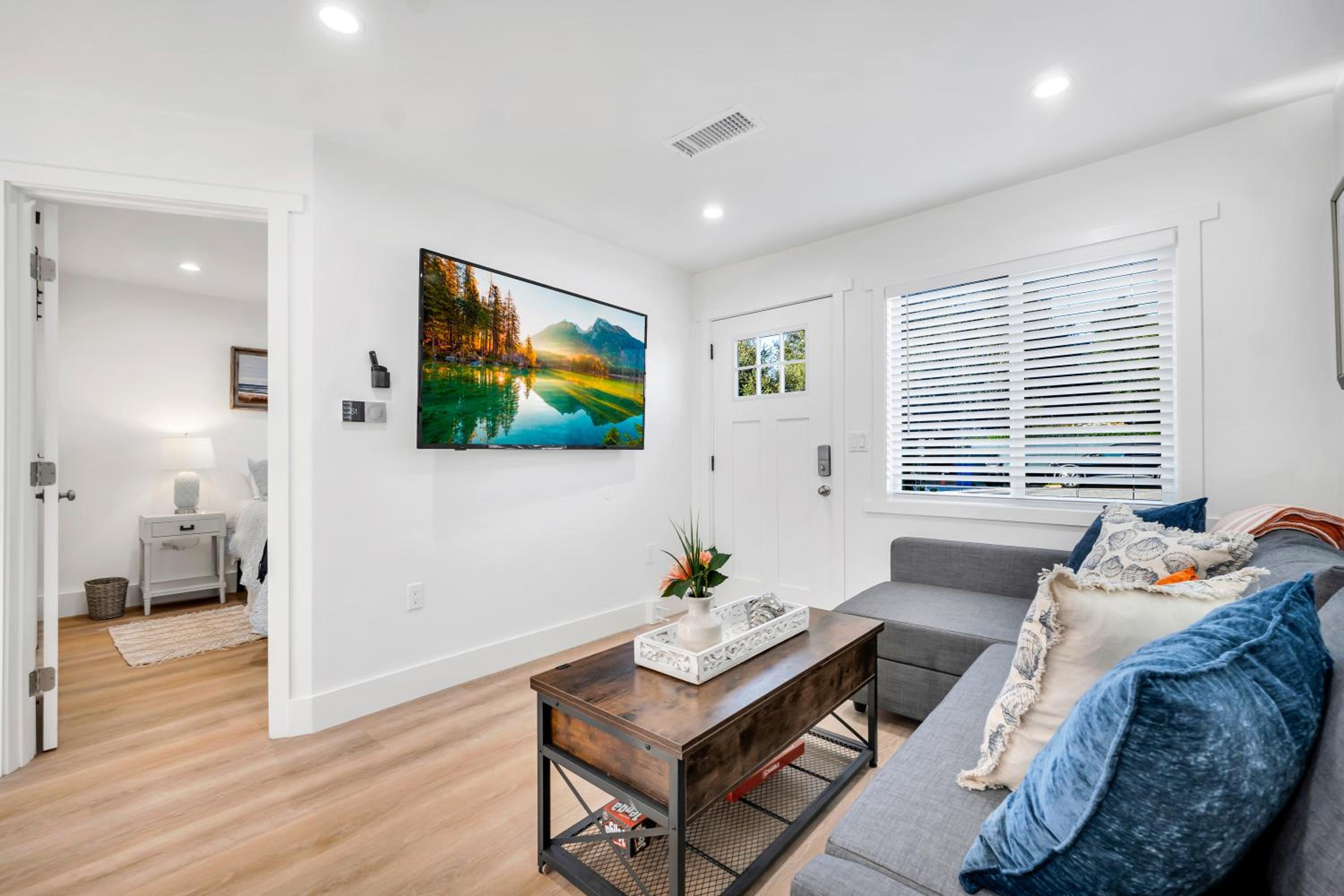 One-Bedroom House photo 1