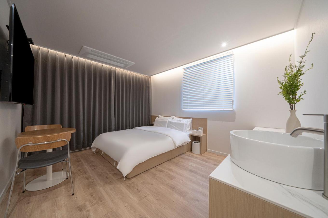 Standard Double Room - Photo 1
