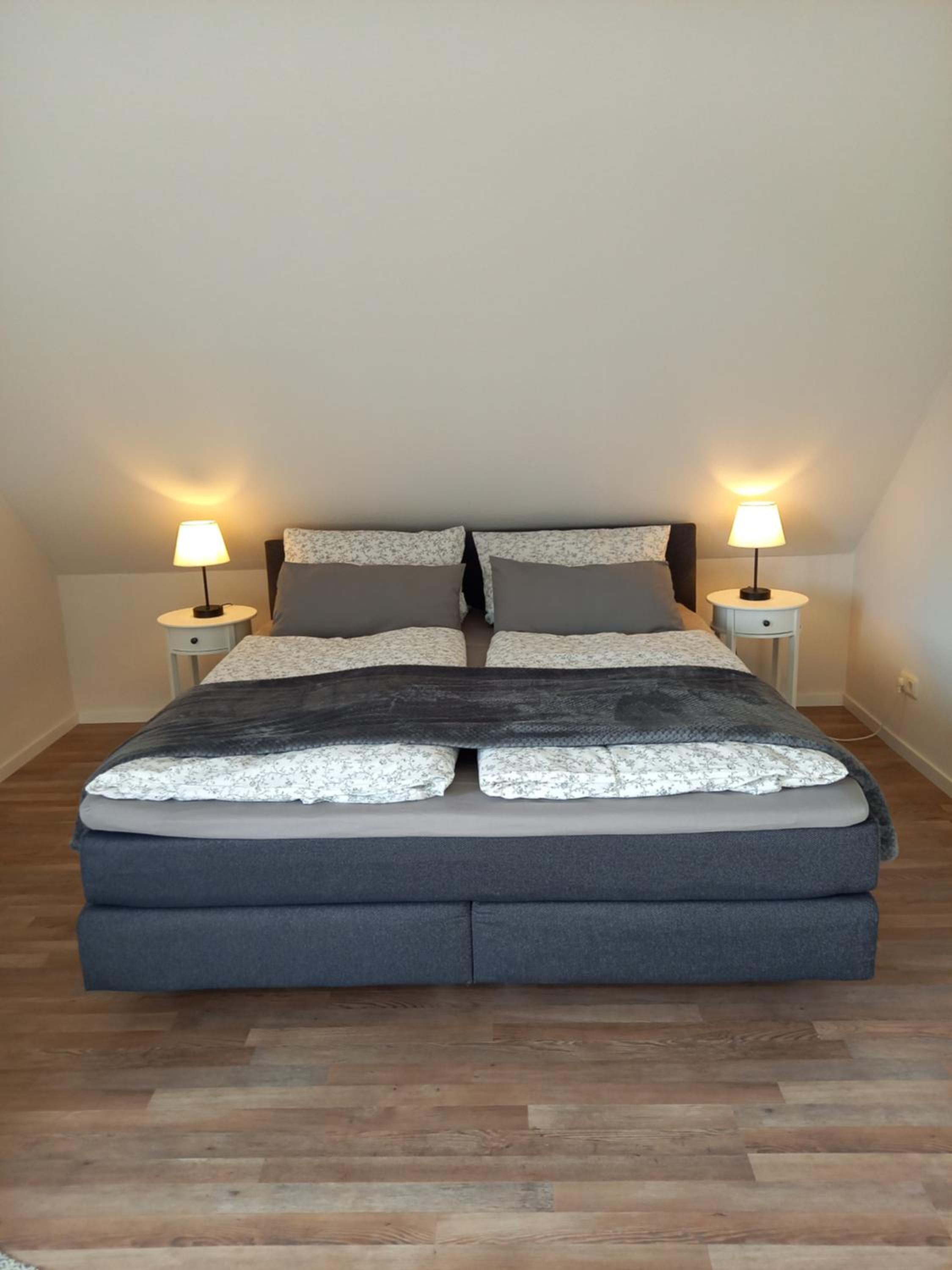 Two-Bedroom Apartment with Balcony photo 2