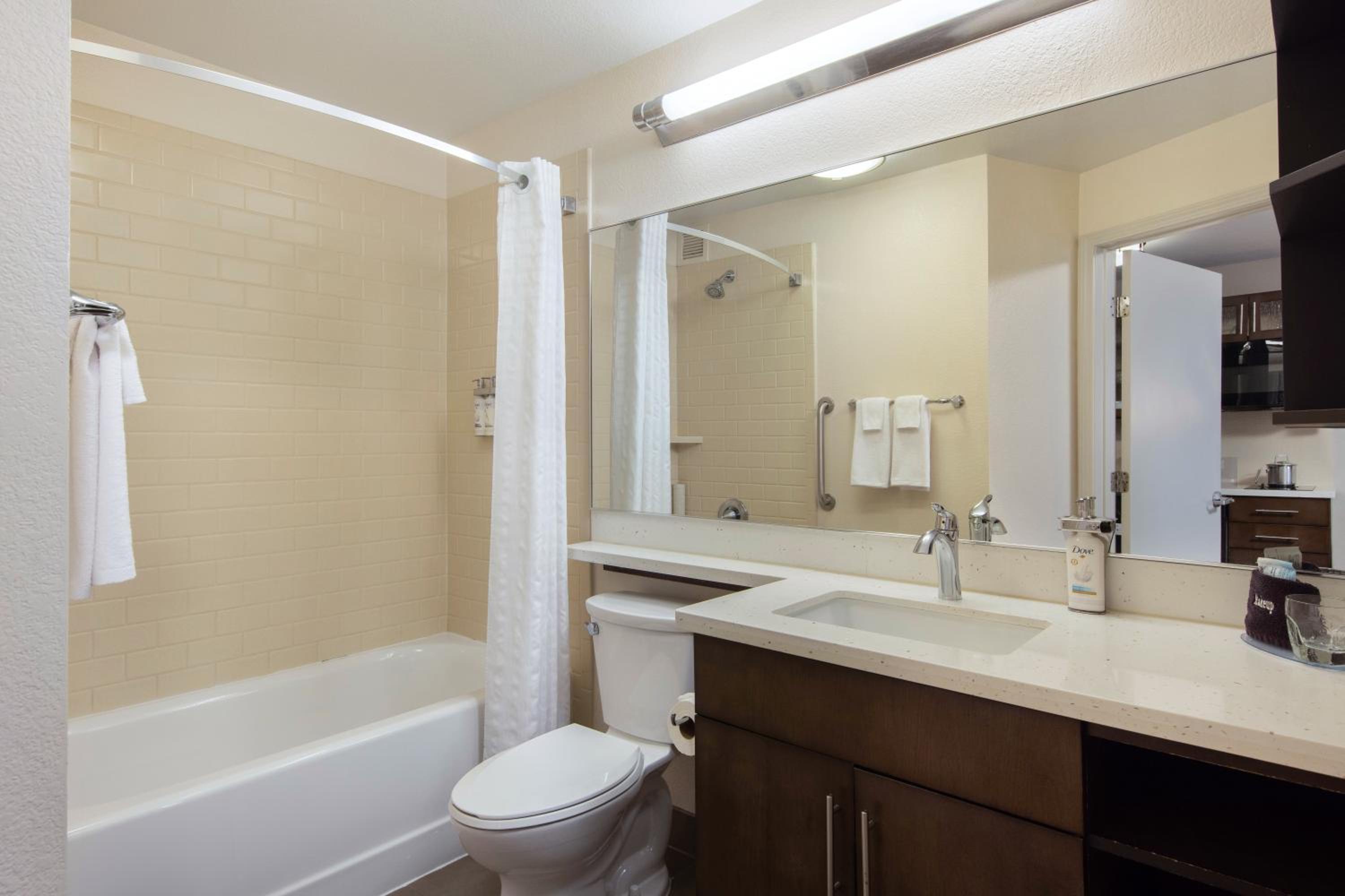 Studio Suite with Two Double Beds - Photo 3