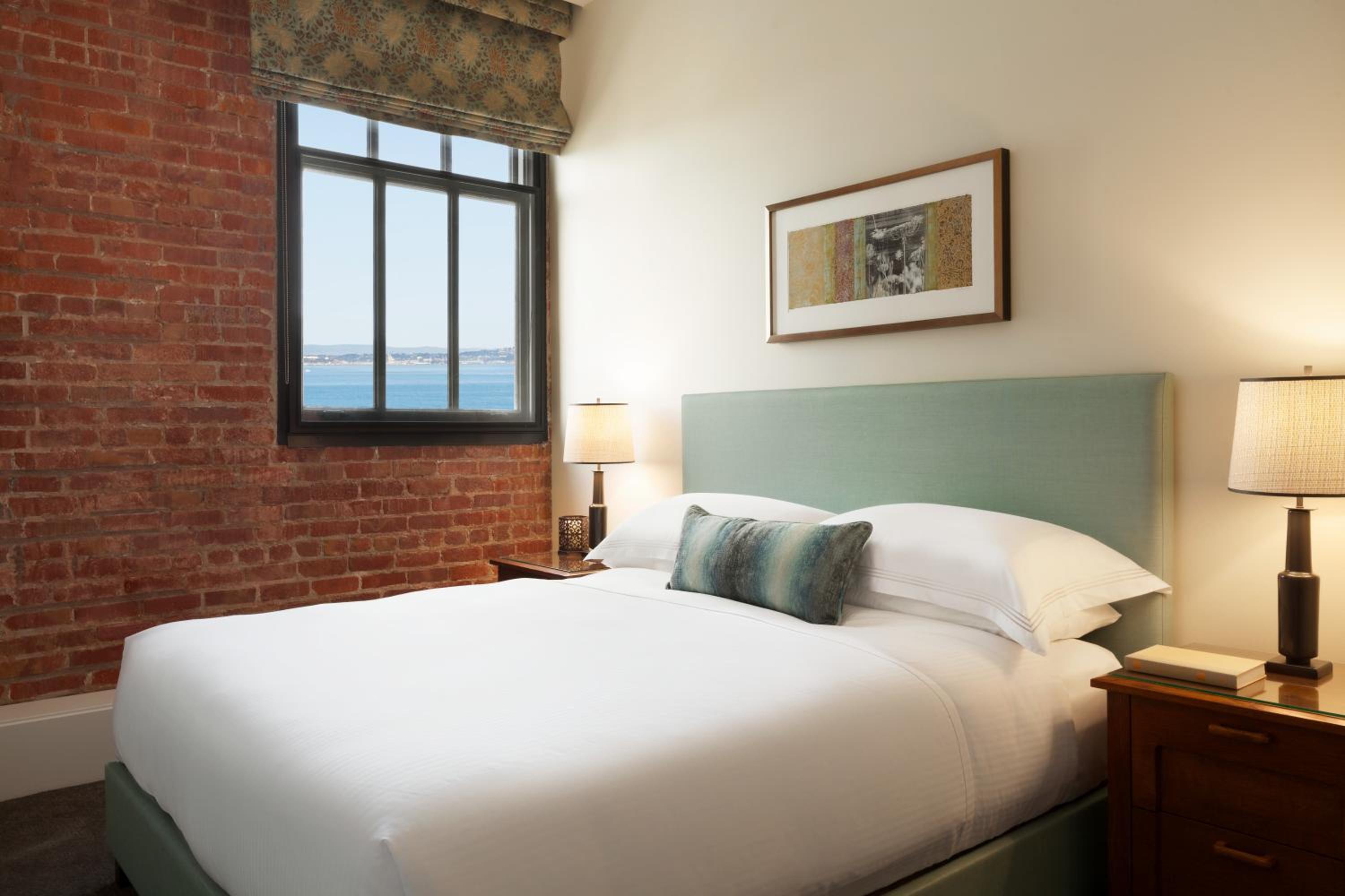 Two-Bedroom Suite with Bay View - Disability Access