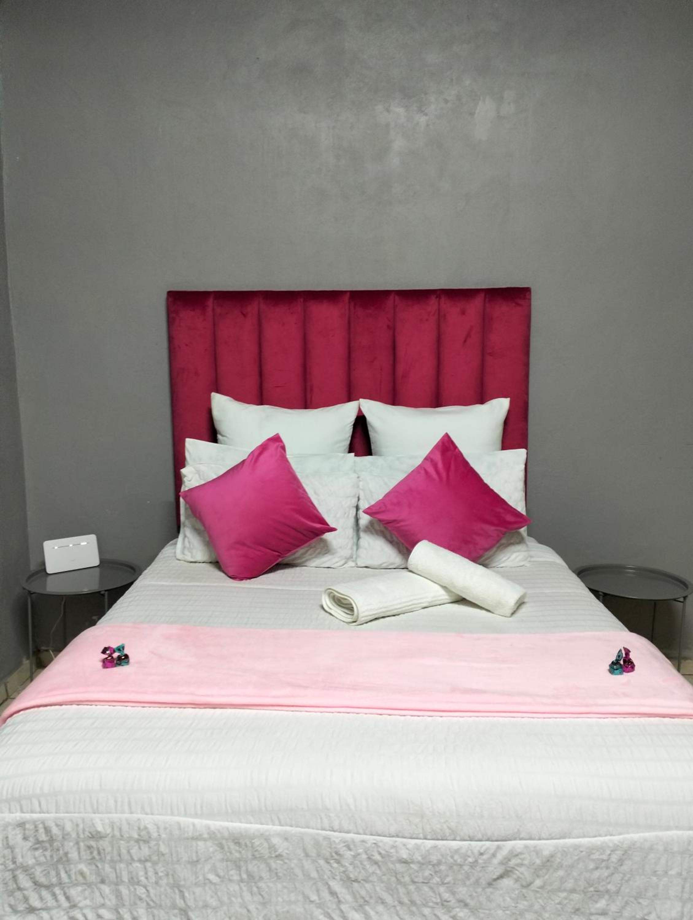 Deluxe Double Room with Shower photo 1