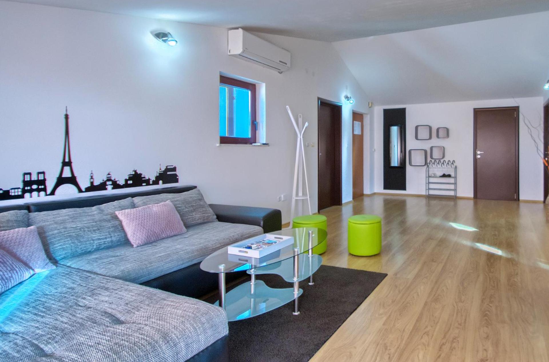 Two-Bedroom Apartment - Photo 24