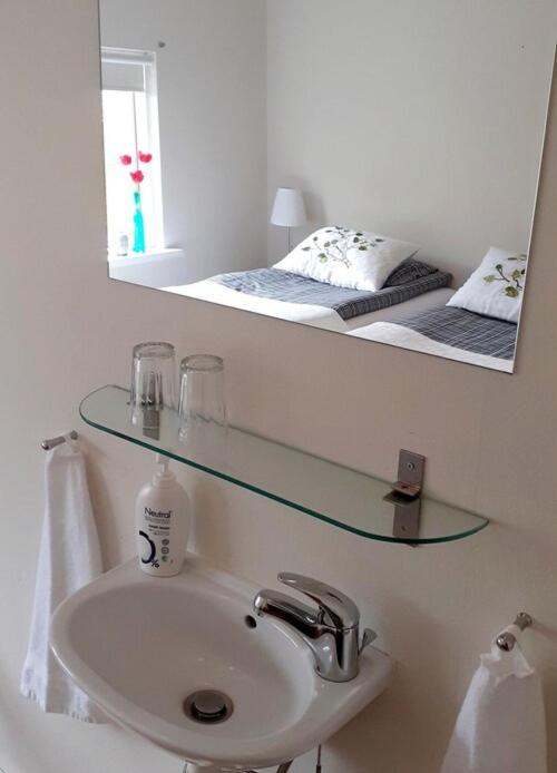 Twin Room with Shared Bathroom photo 1
