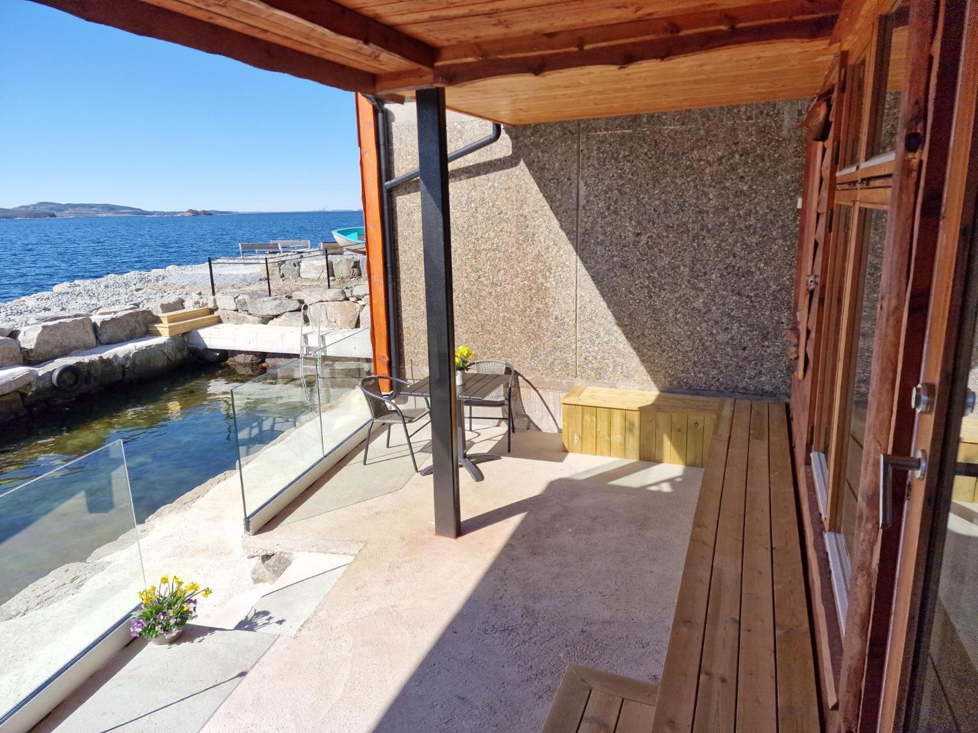 Three-Bedroom Apartment with Sea View photo 3