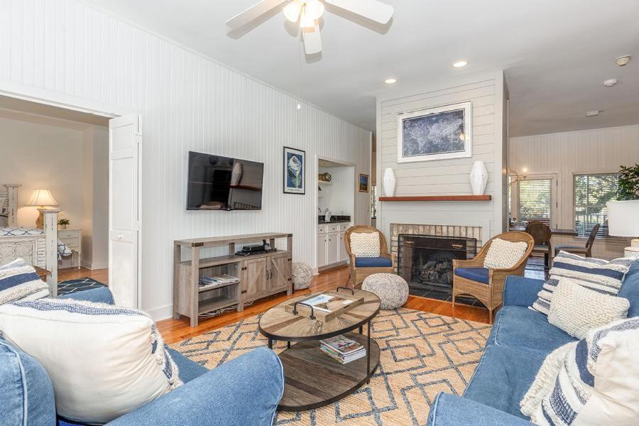 Five-Bedroom Holiday Home