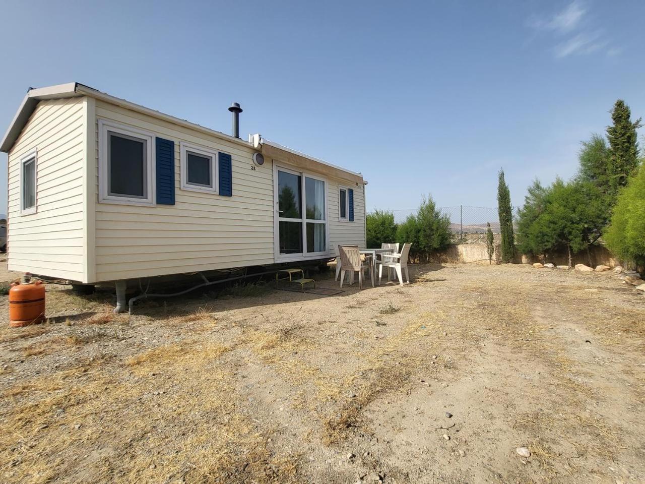 Mobile Home - Photo 7