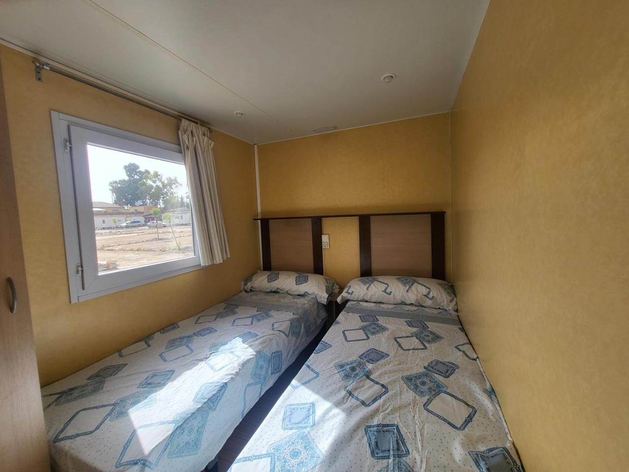 Mobile Home - Photo 13