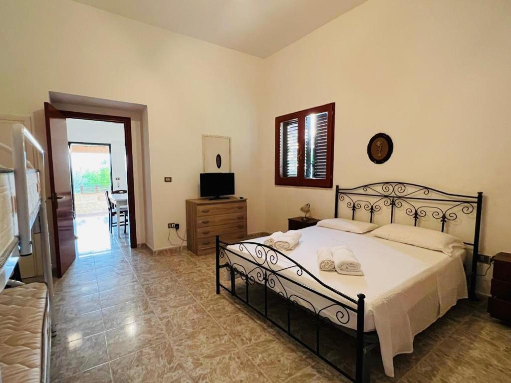 One-Bedroom Apartment With Garden photo 1