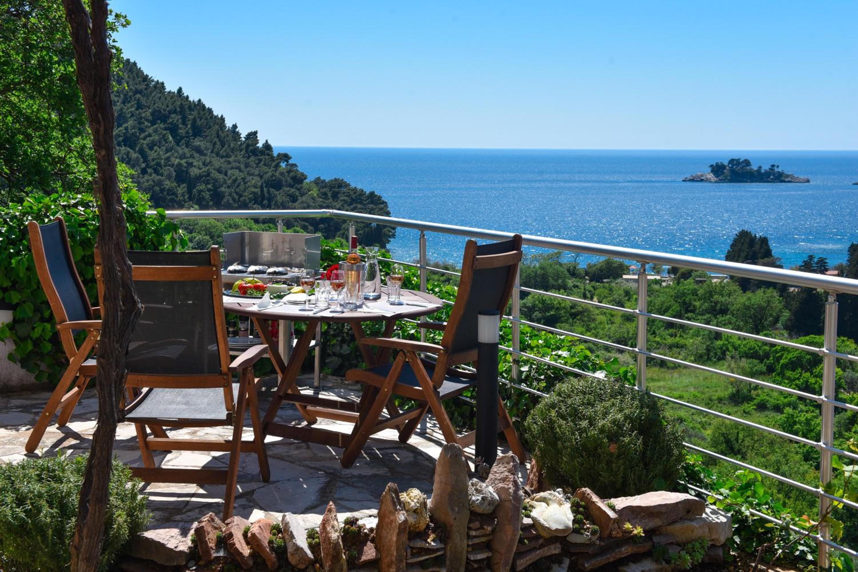 Apartment With Sea View photo 2