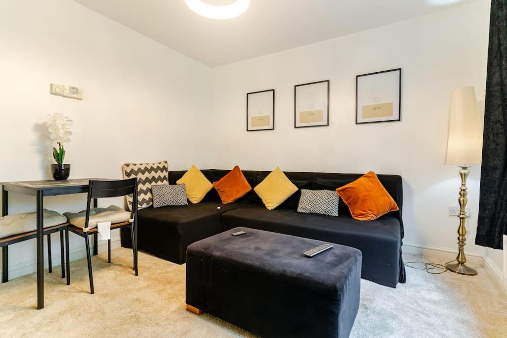 Three-Bedroom Apartment photo 1