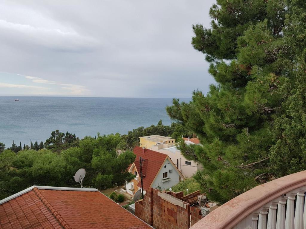Villa photo 2