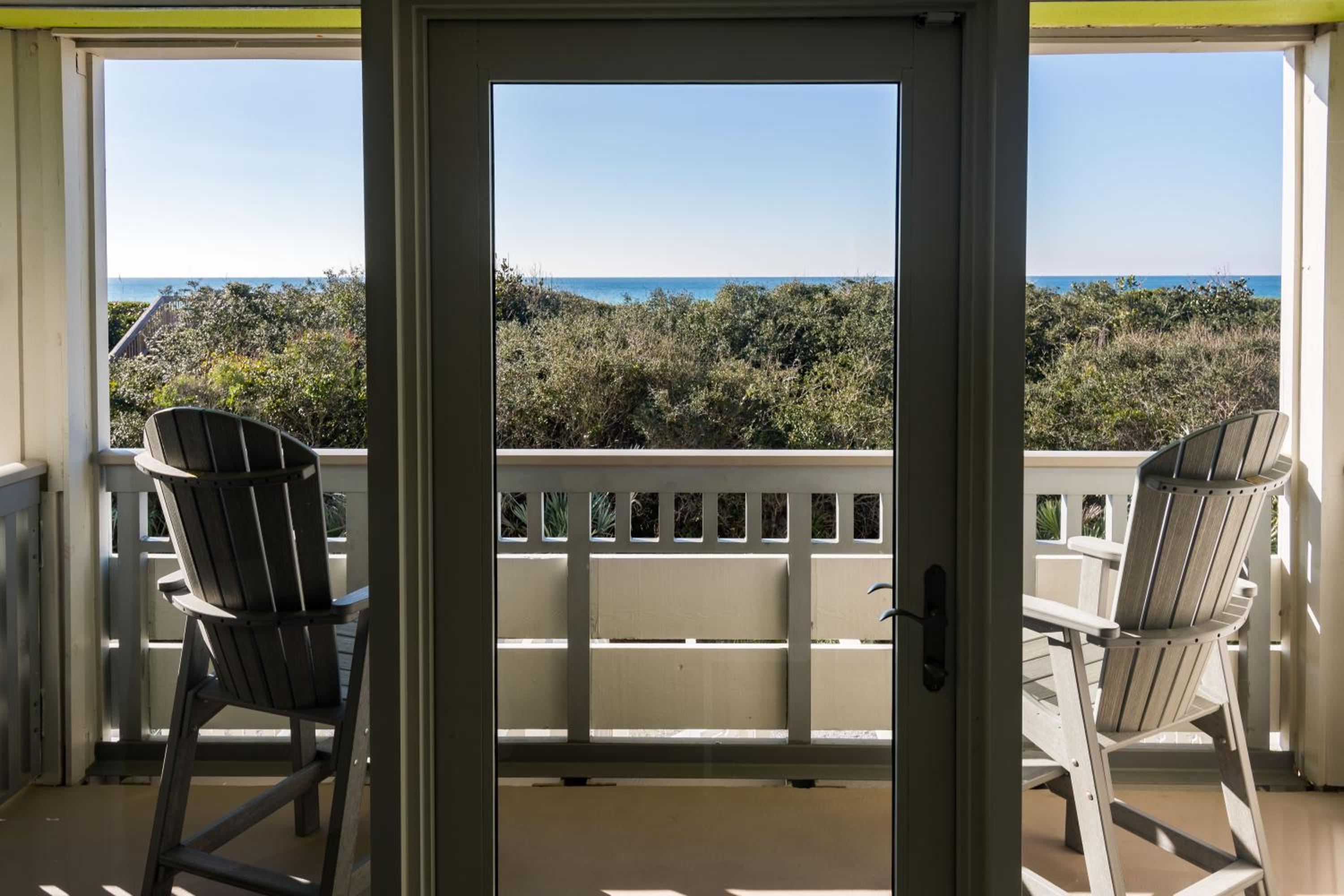 BeachFront Coastal View - Photo 3