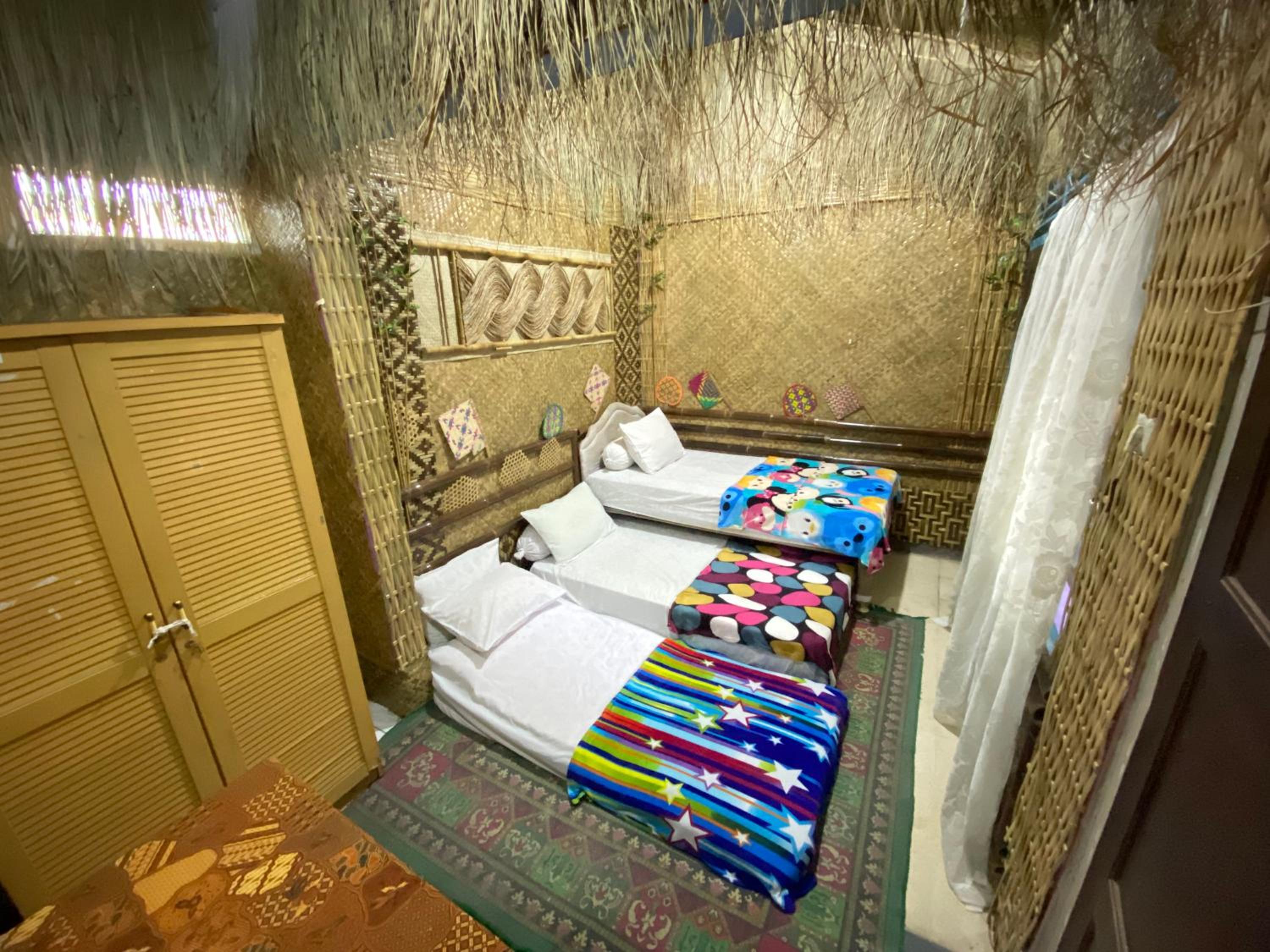 Economy Triple Room with Shared Bathroom photo 2