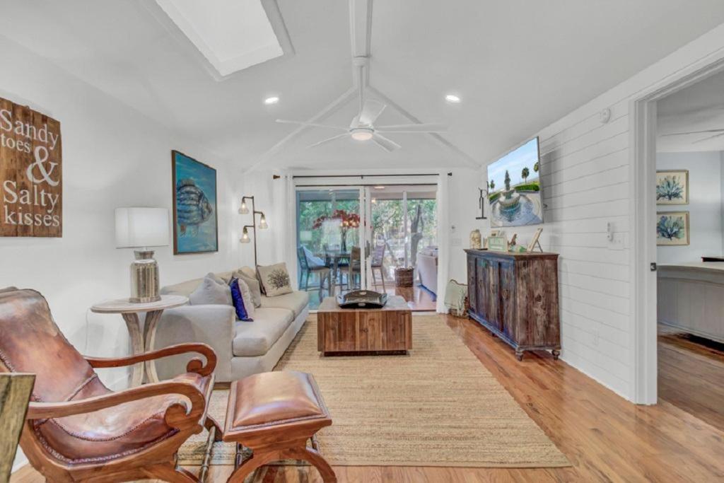 Three-Bedroom Apartment photo 1
