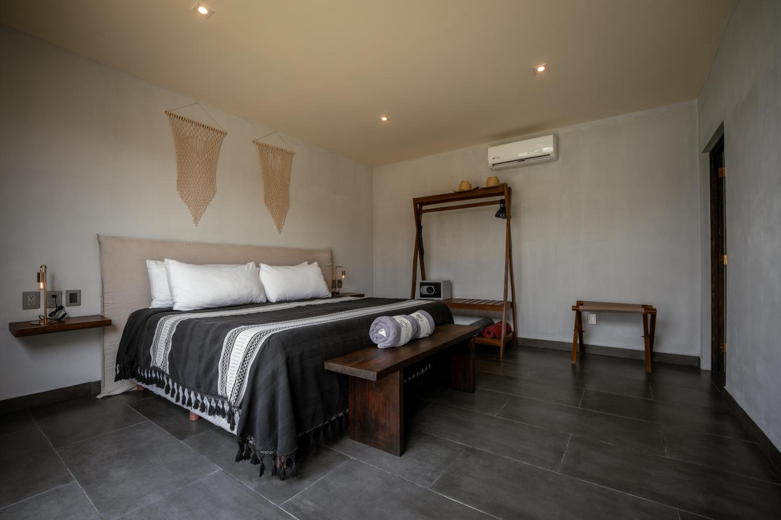 Superior King Suite