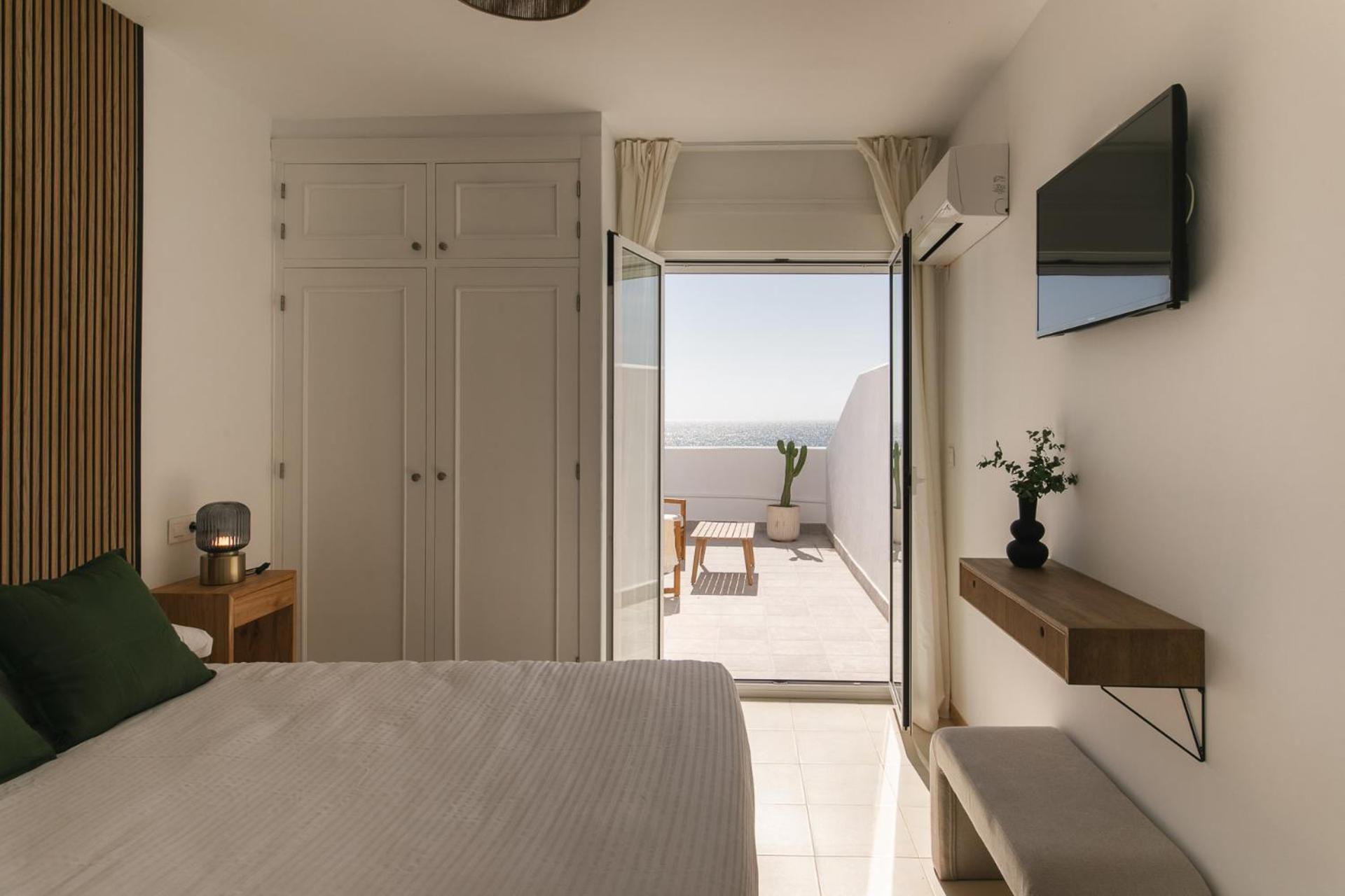 Deluxe Double Room with Sea View photo 3