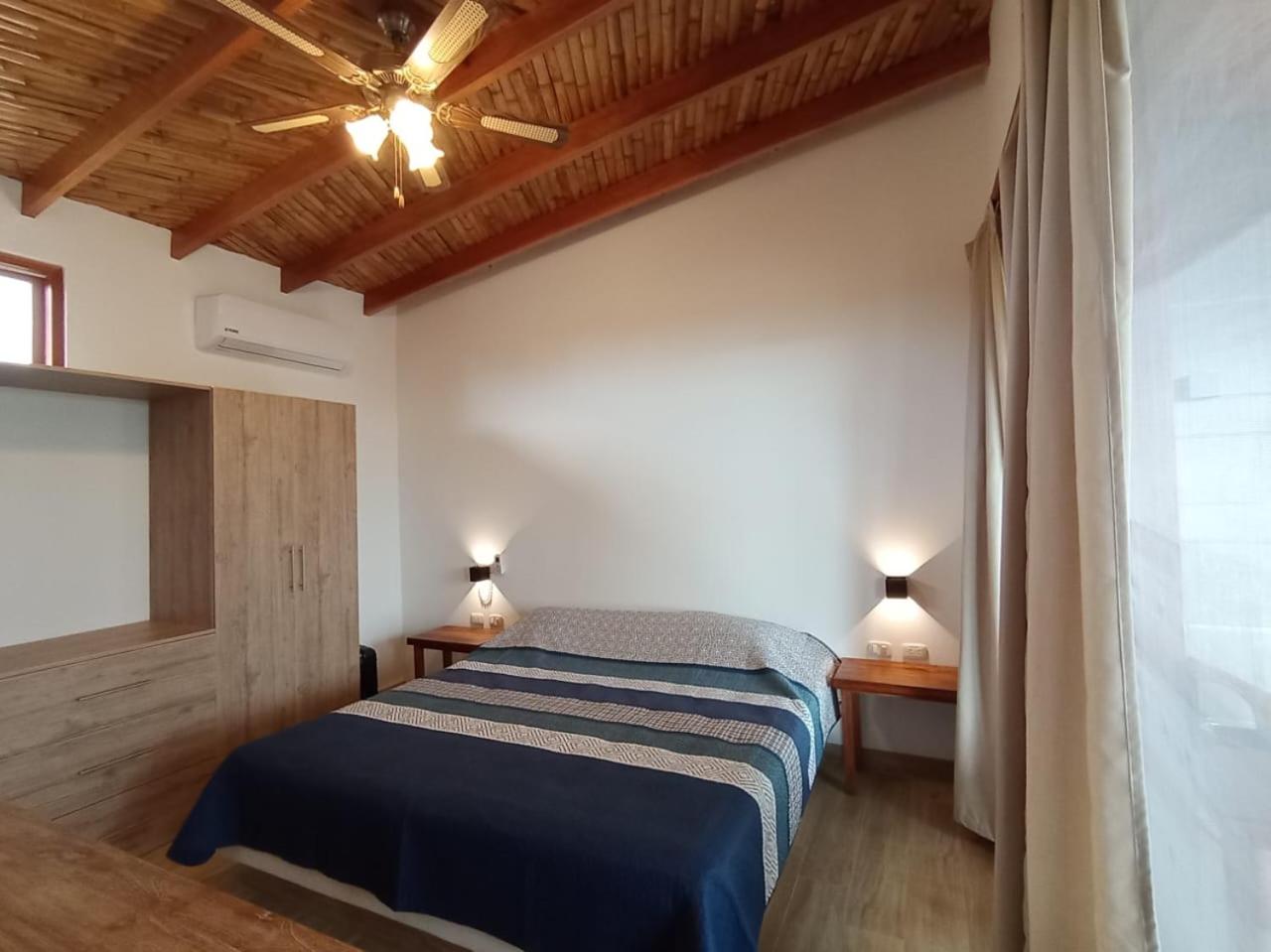 Deluxe King Room photo 1