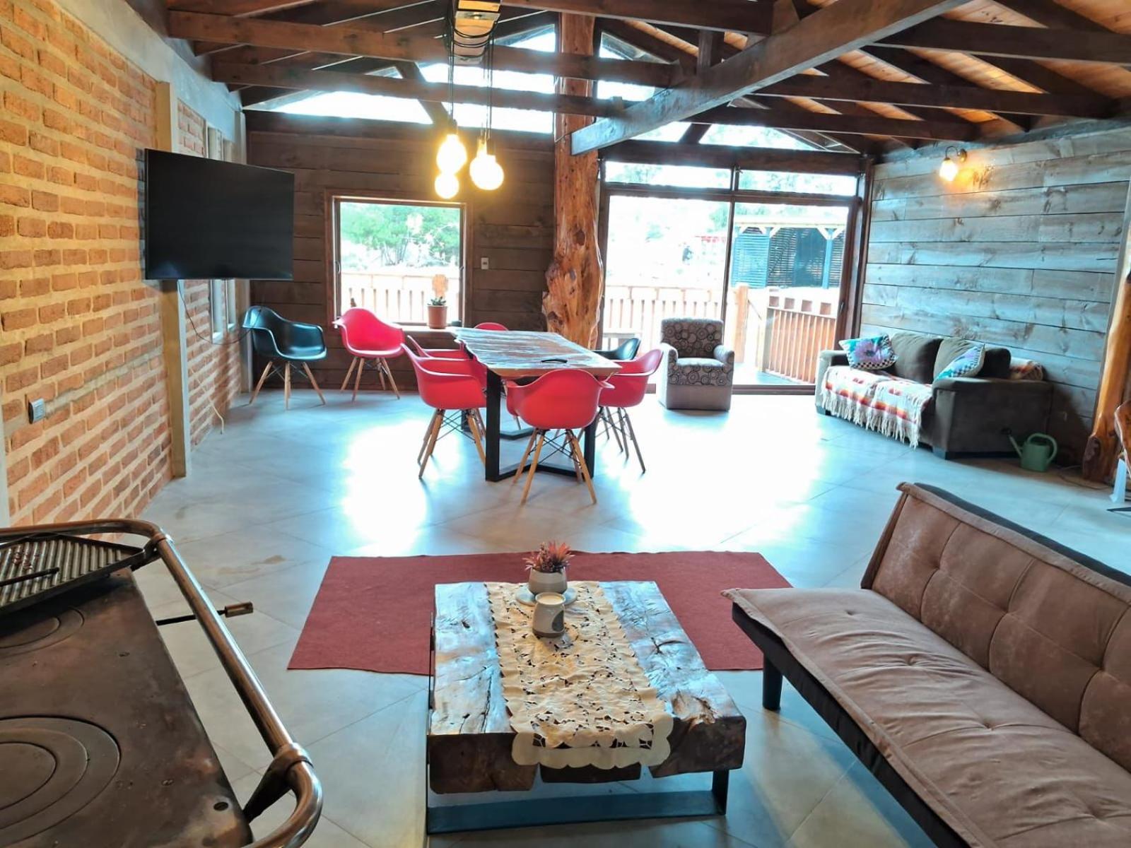 Three-Bedroom House photo 3