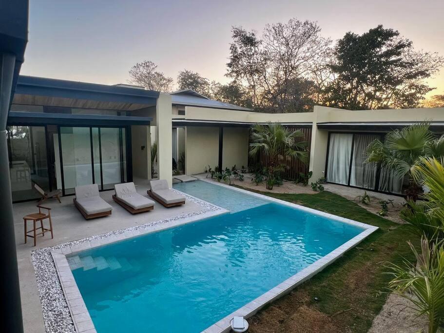 Villa photo 3