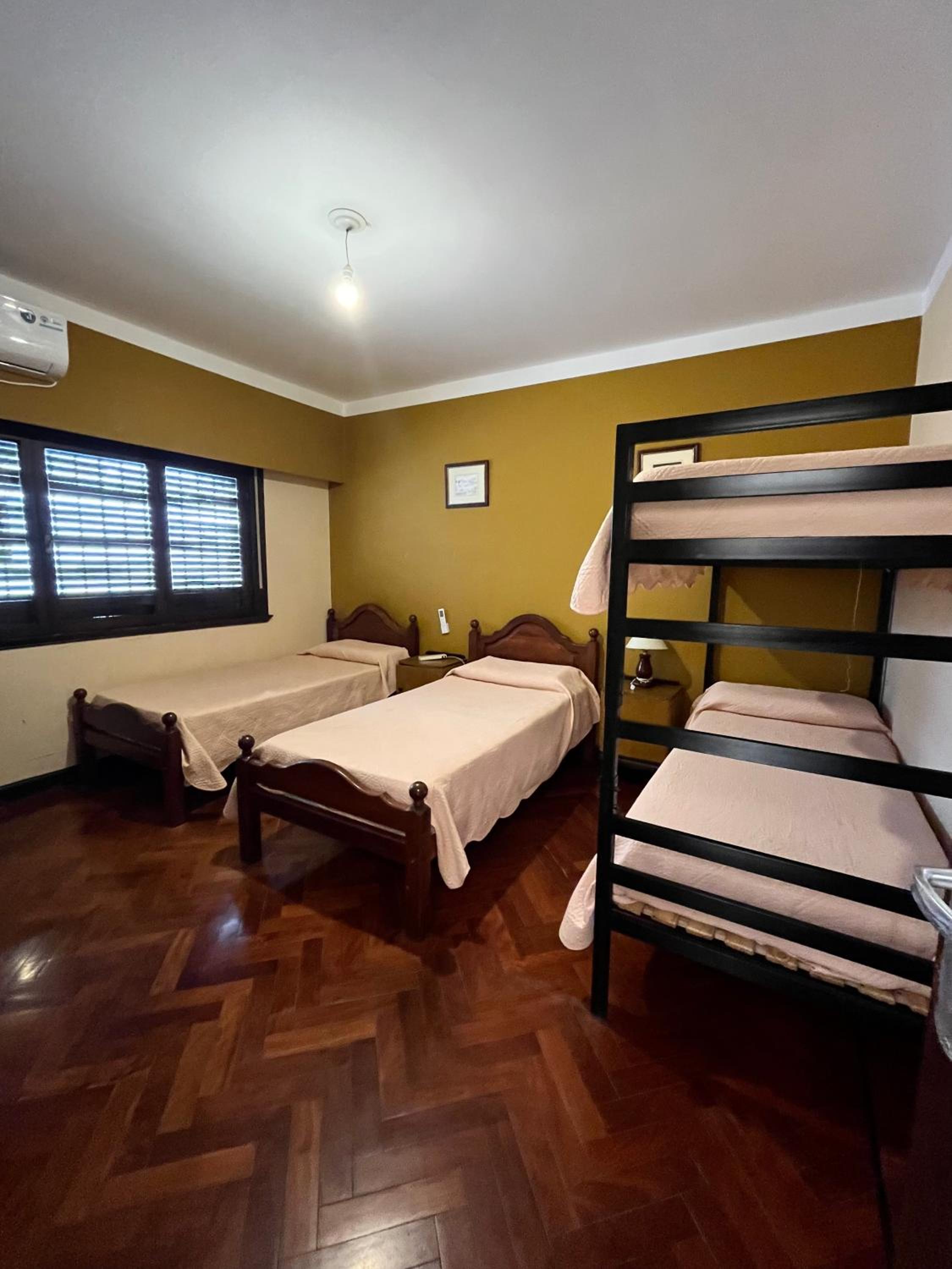 Quadruple Room with Shared Bathroom photo 3