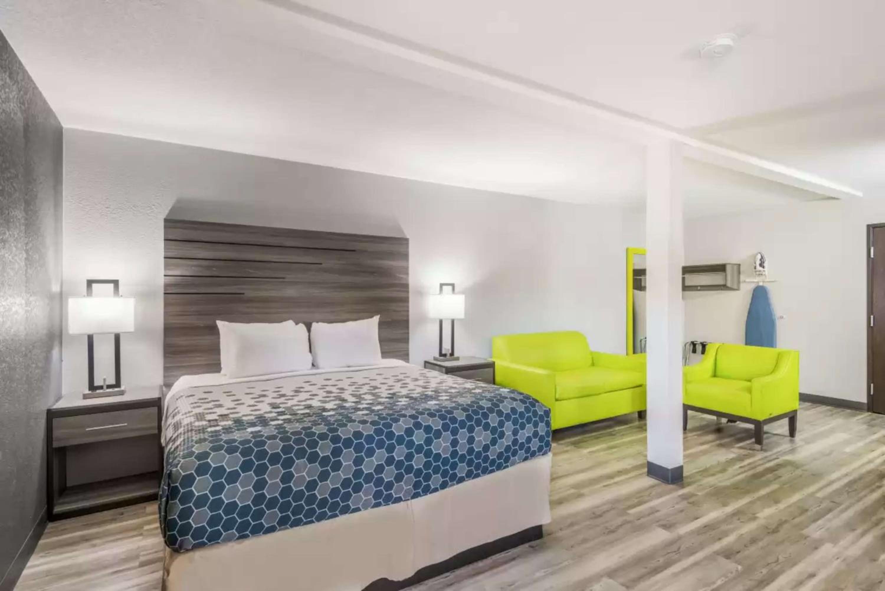 King Room with Spa Bath