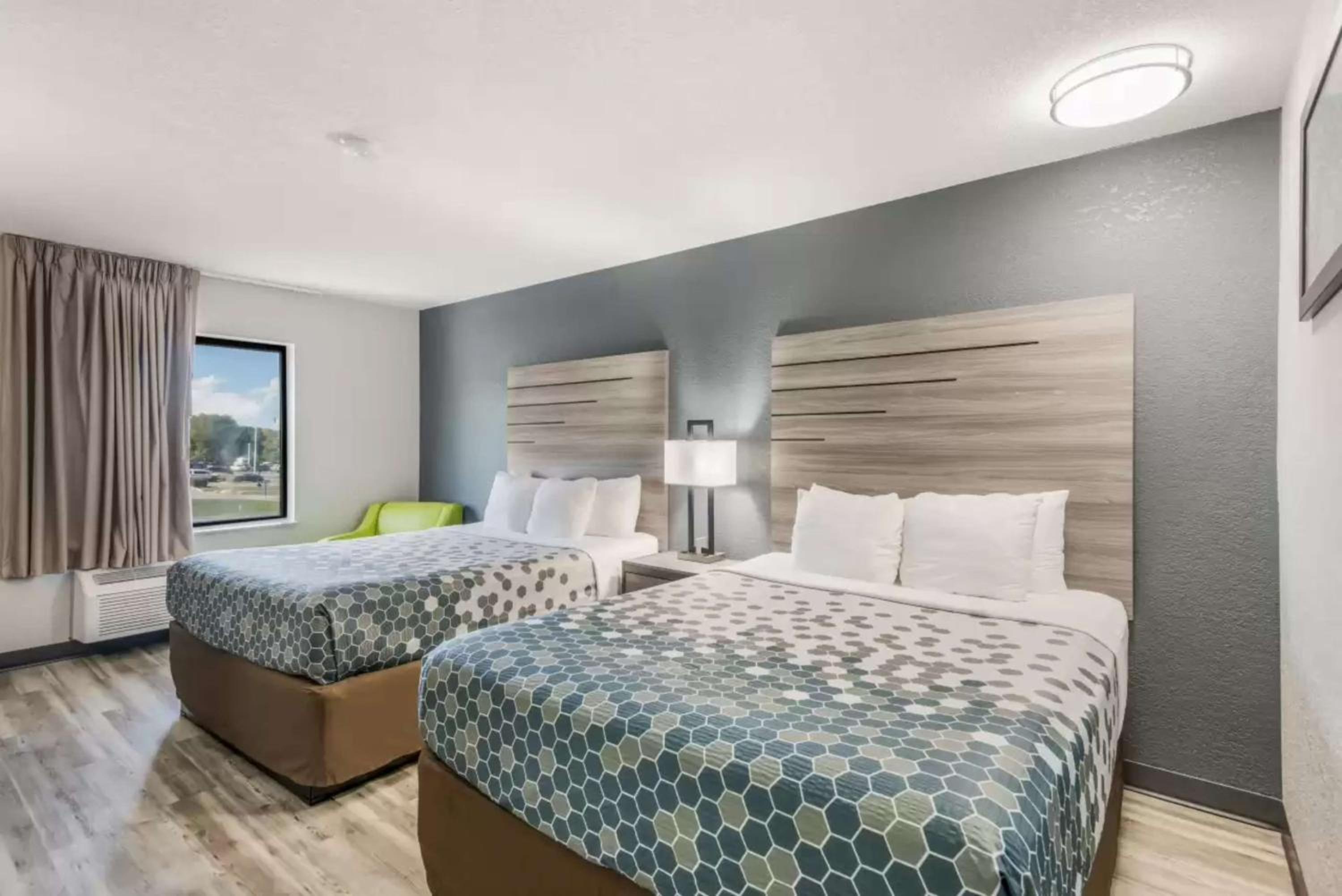 Queen Room with Two Queen Beds - Non-Smoking