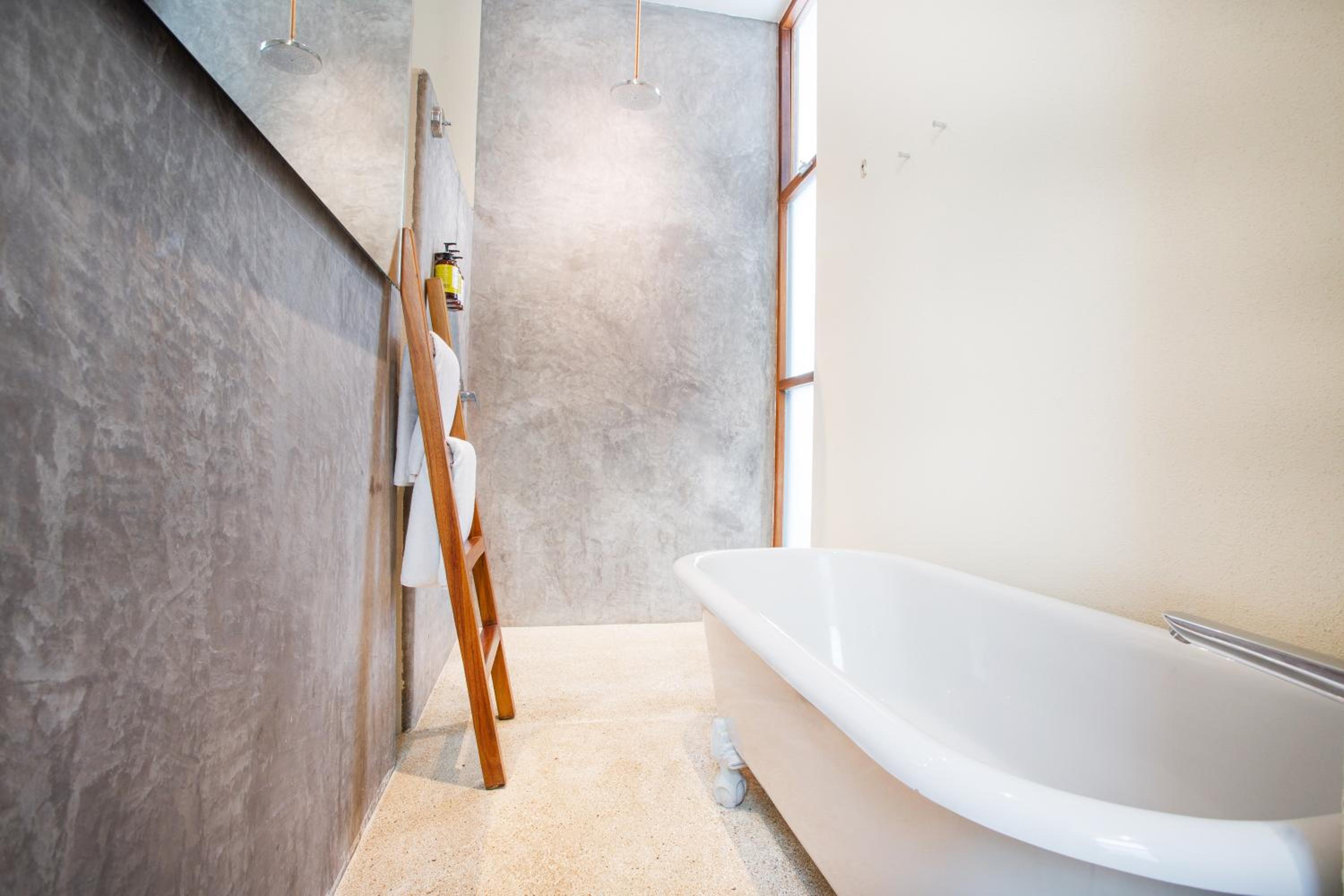 Executive Suite - Photo 7