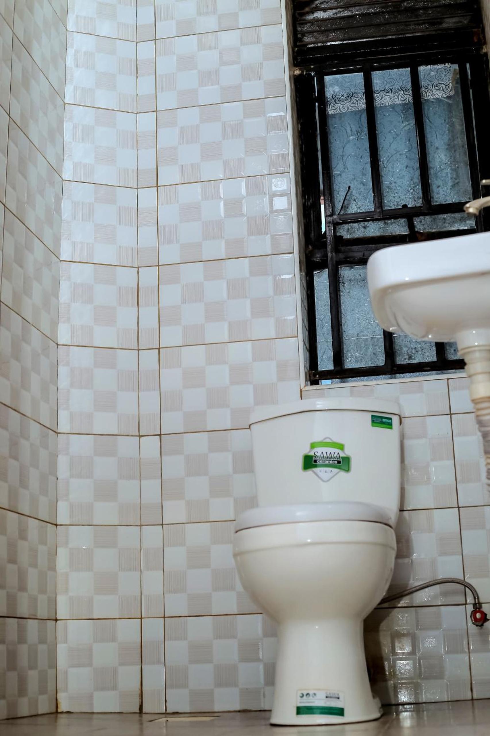 Single Room With Private Bathroom photo 3