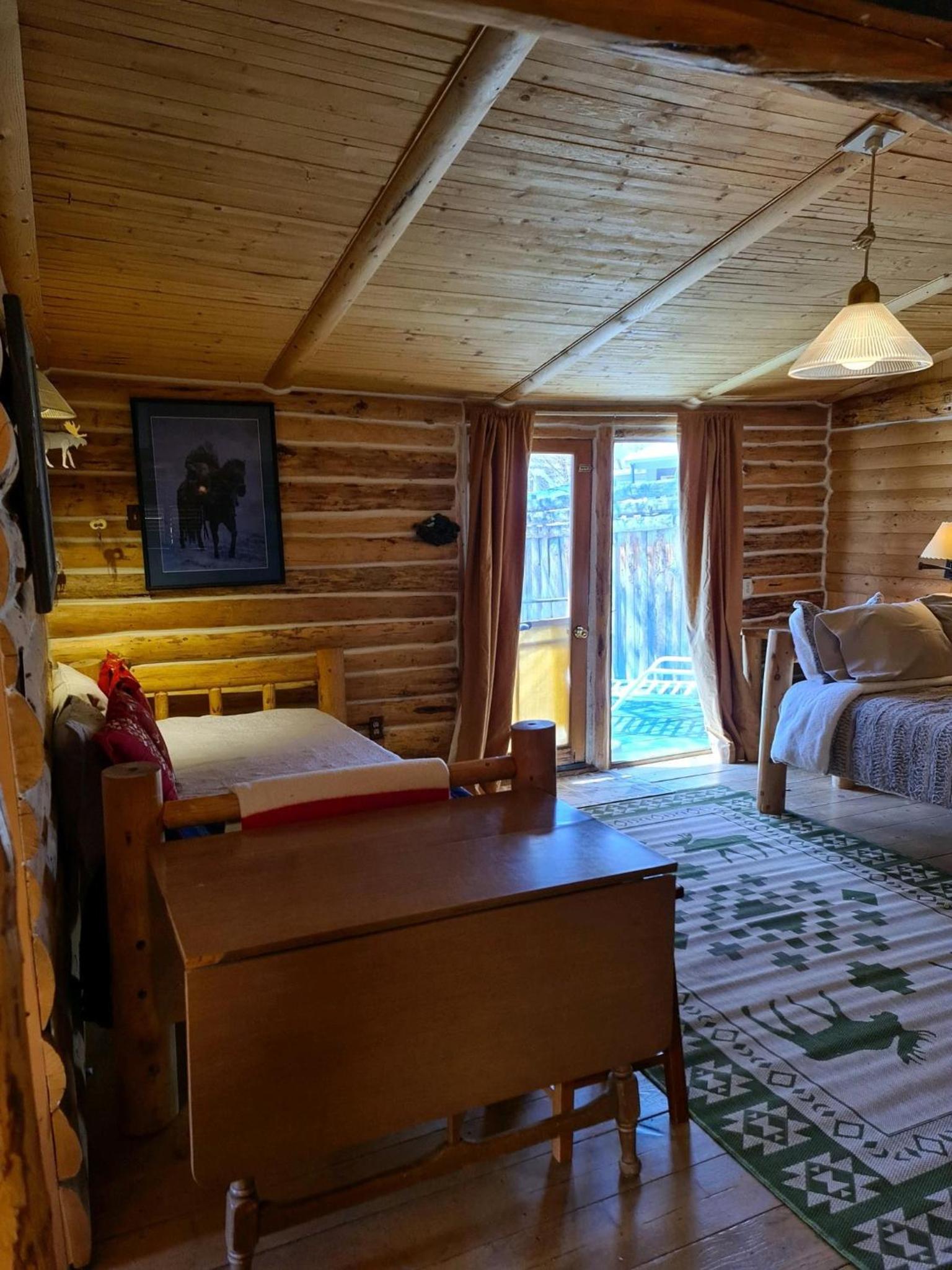 One-Bedroom House photo 1