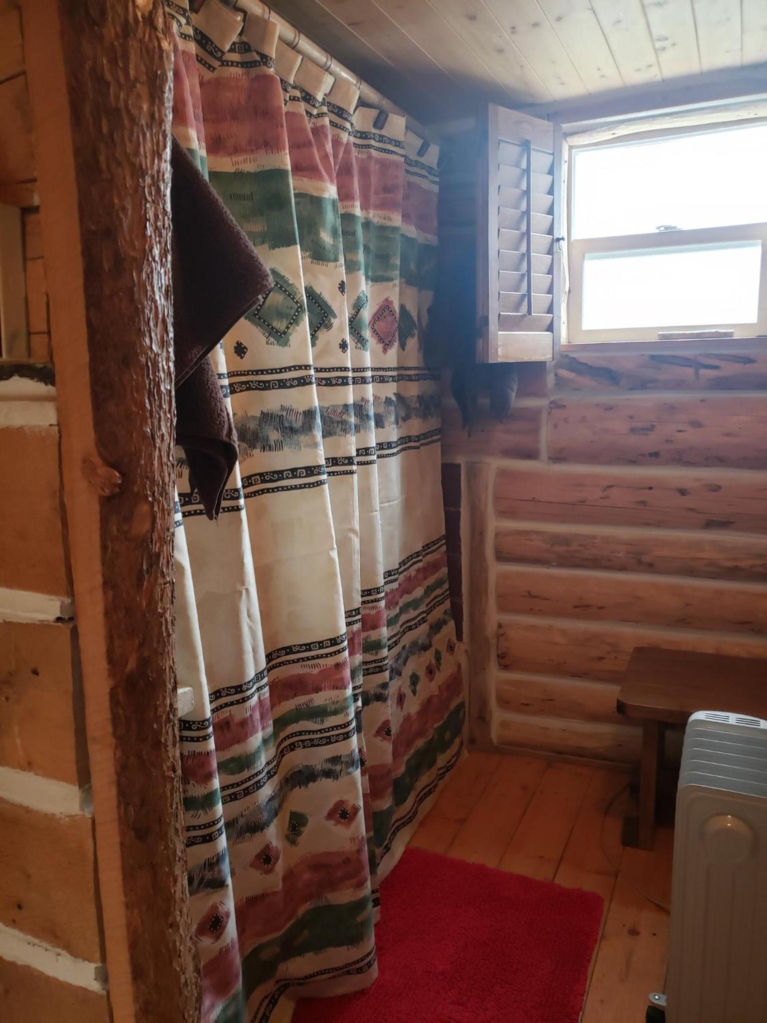 One-Bedroom House photo 2