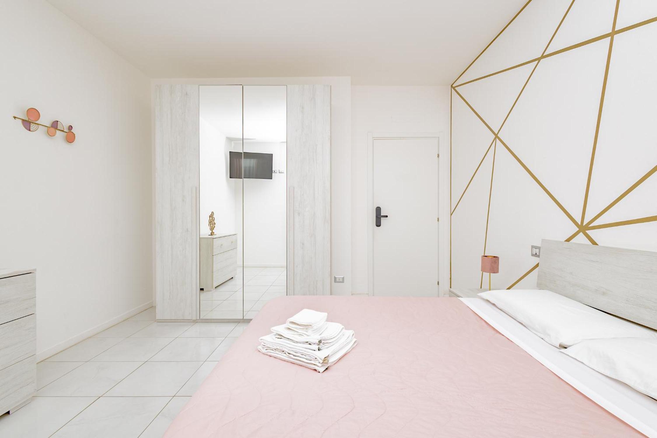 Double Room With Shared Bathroom photo 3