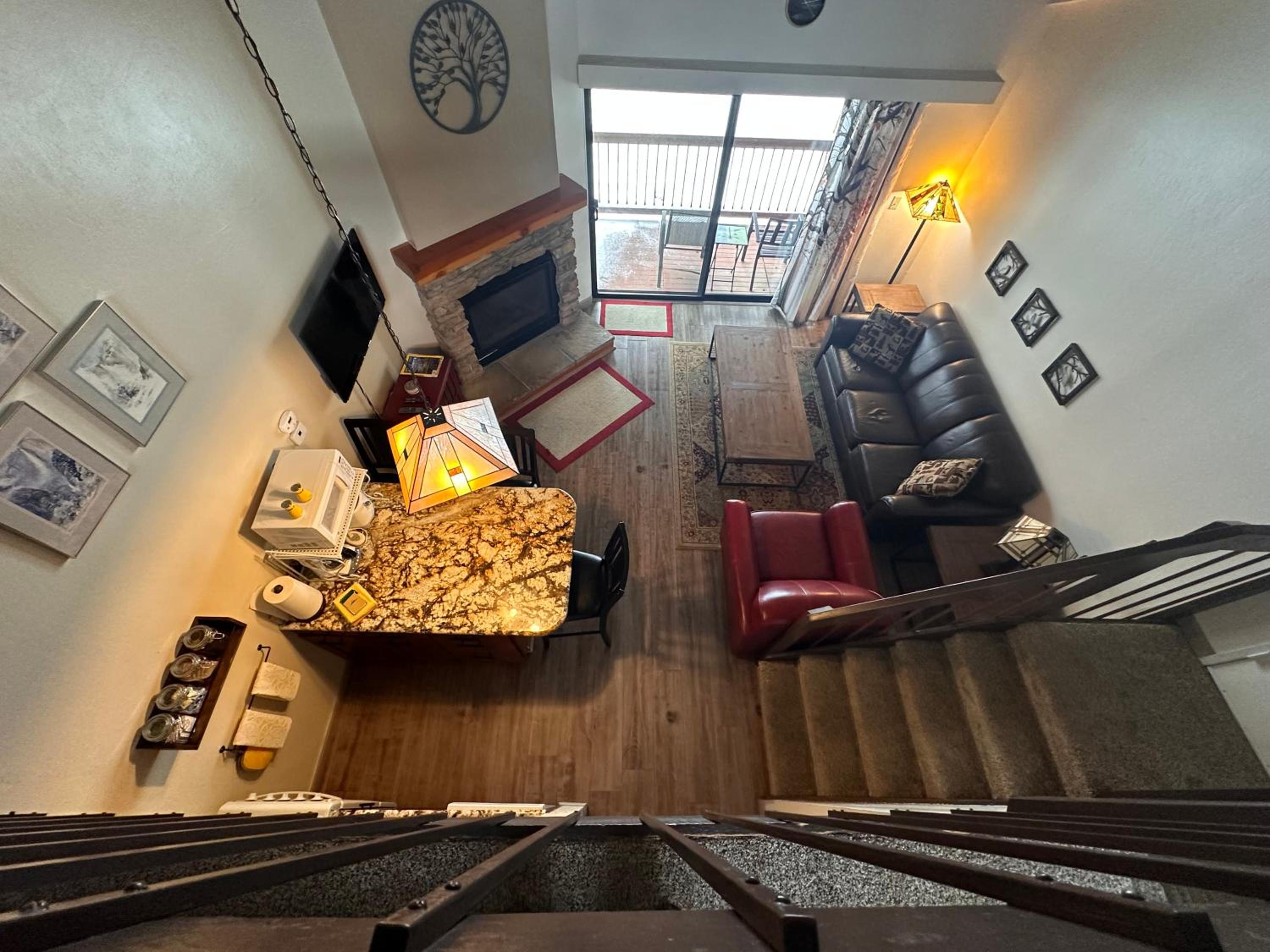 One-Bedroom Apartment photo 2
