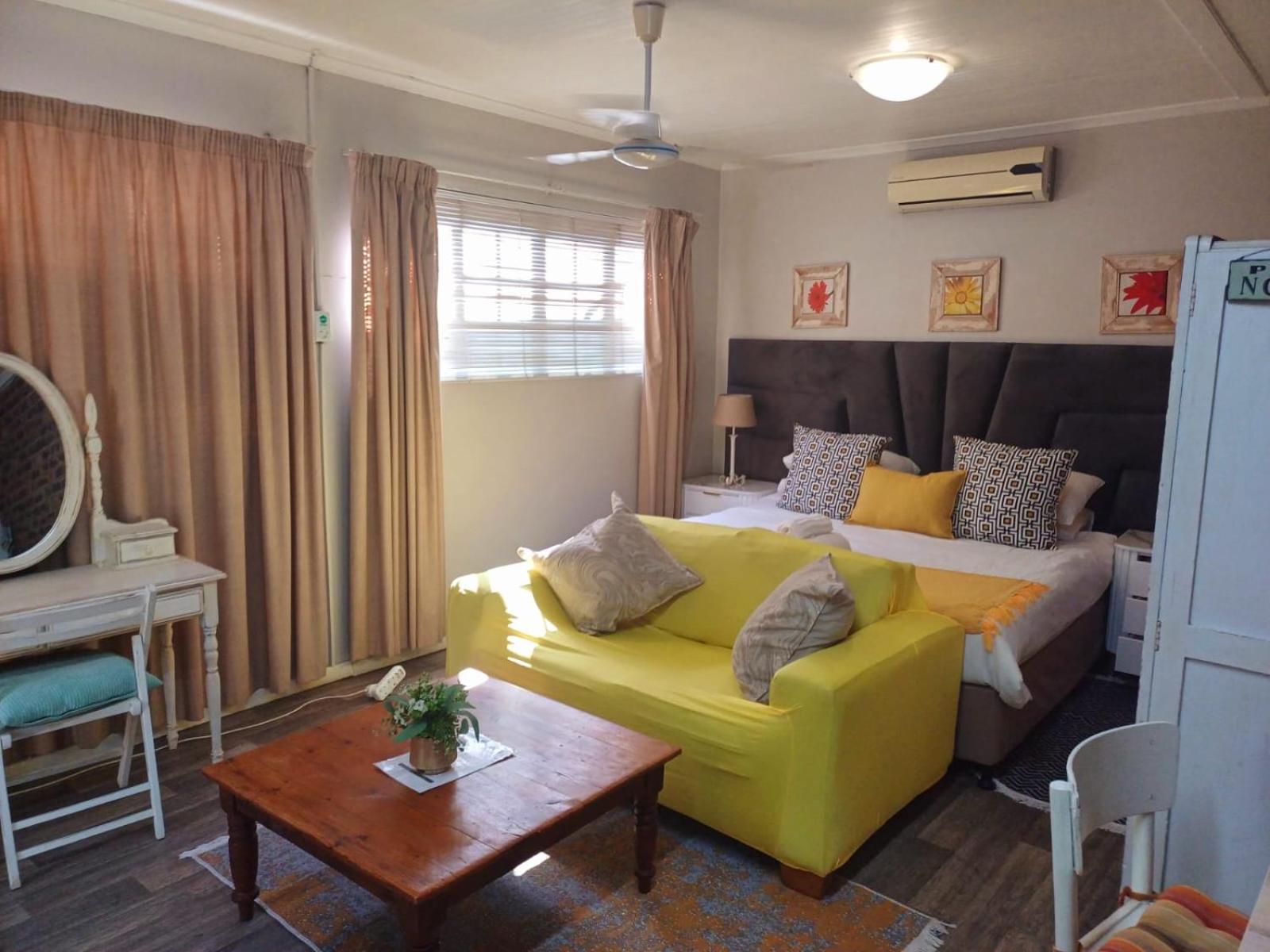 Double Room with Private Bathroom - Photo 3