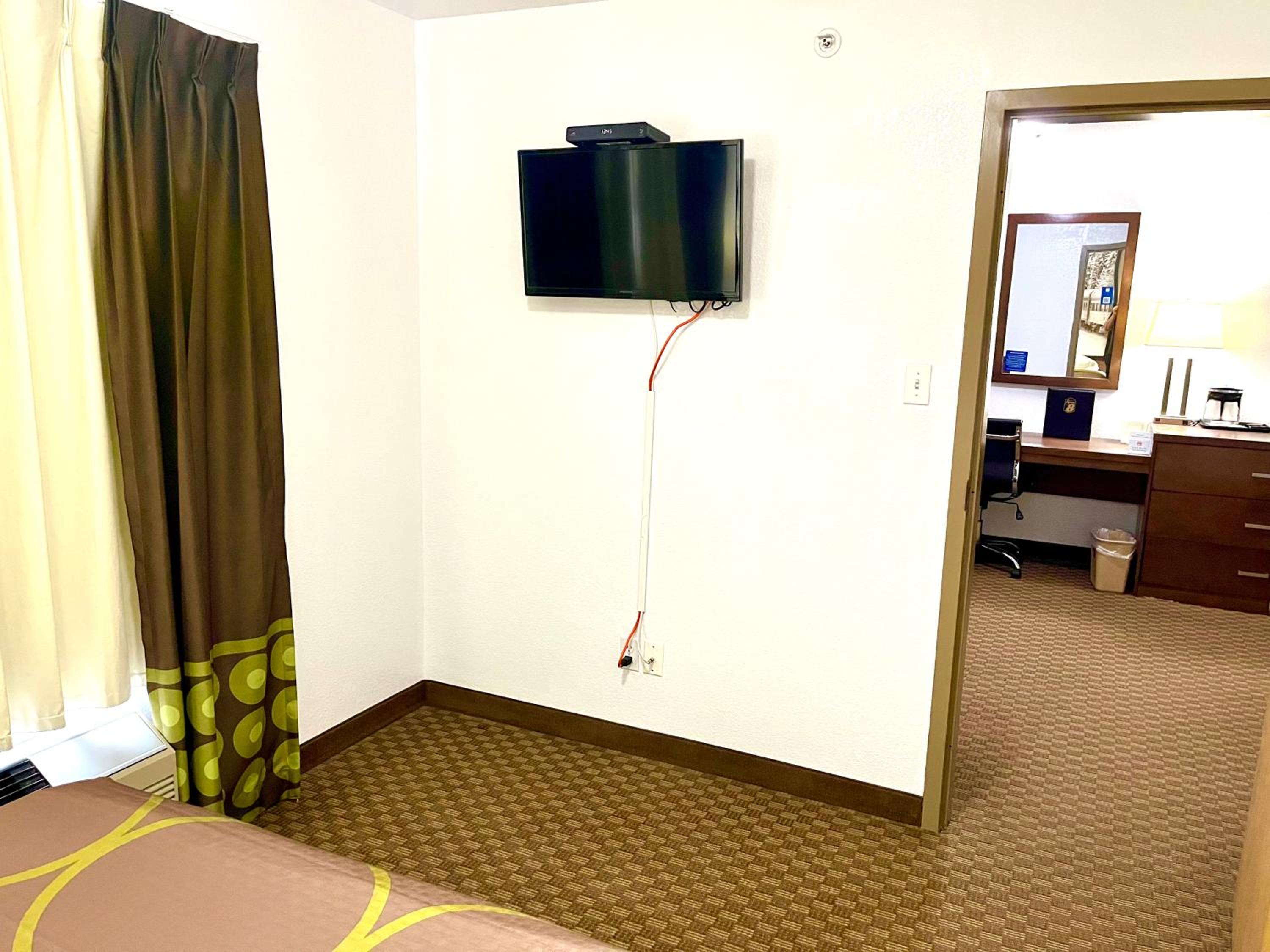 Queen Studio Suite - Non-SmokingÂ  - Photo 3