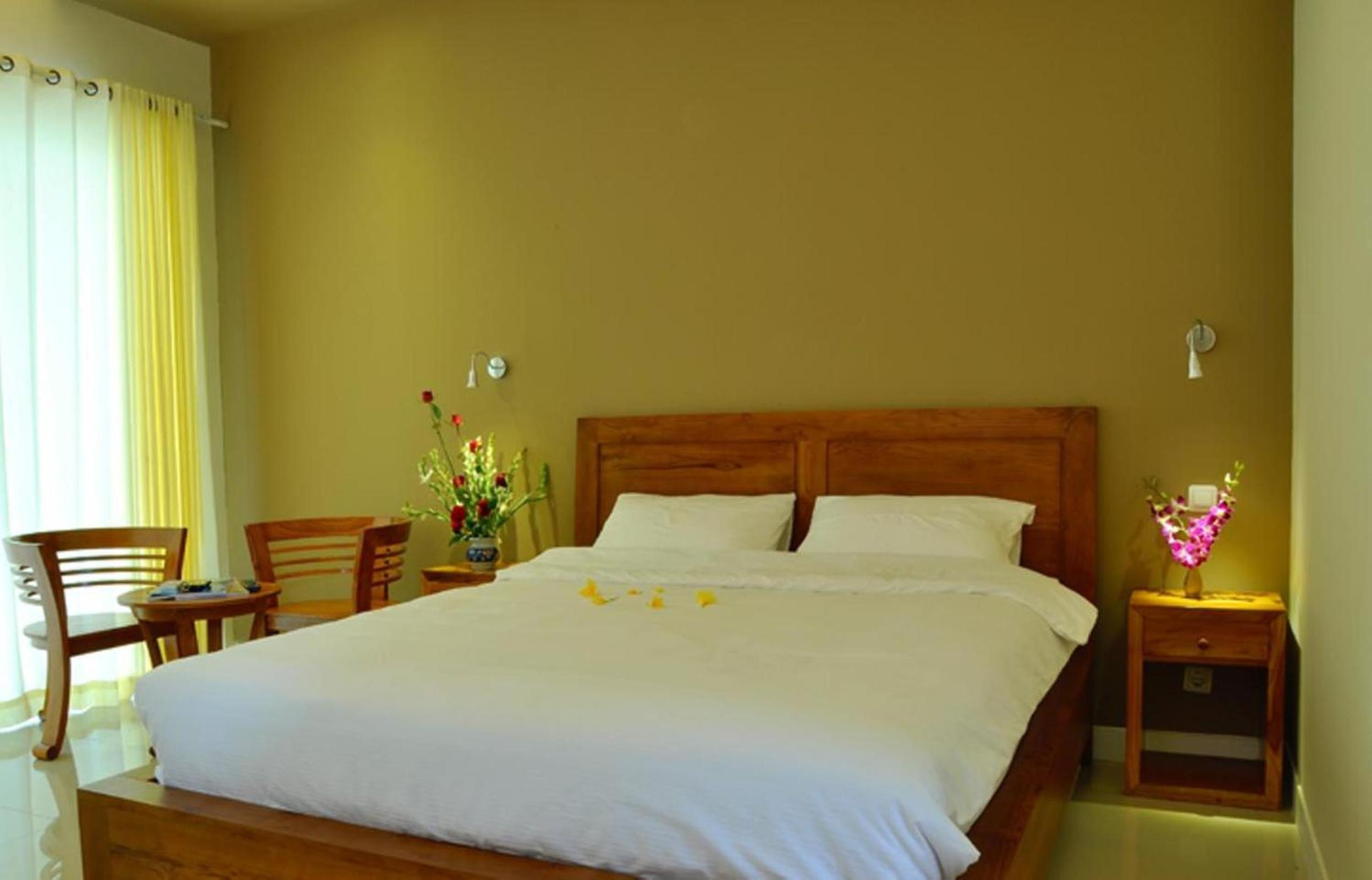 Suite - Photo 1