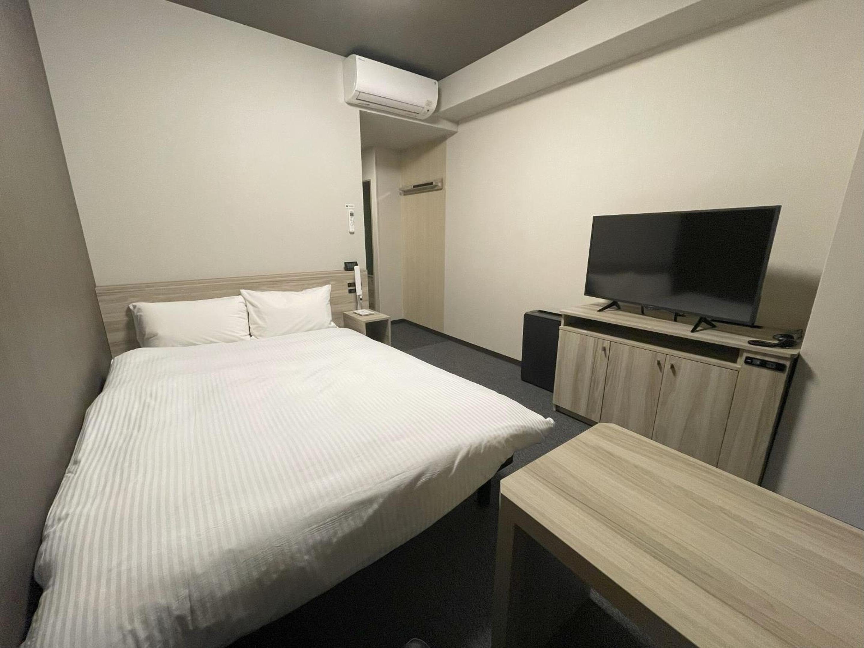 Double Room with Small Double Bed - Non-Smoking photo 1