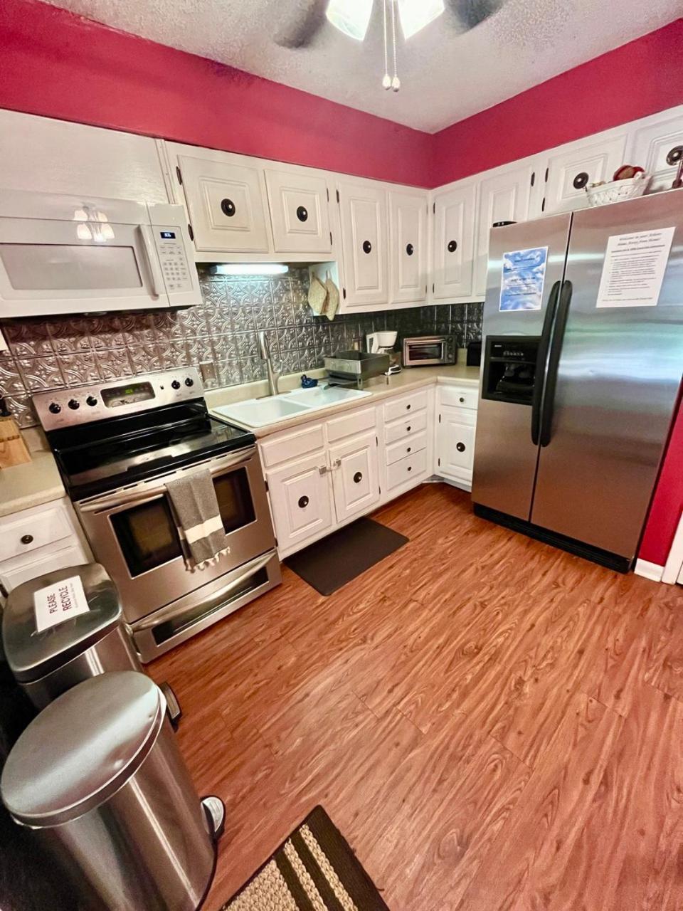 Two-Bedroom Apartment - Photo 26