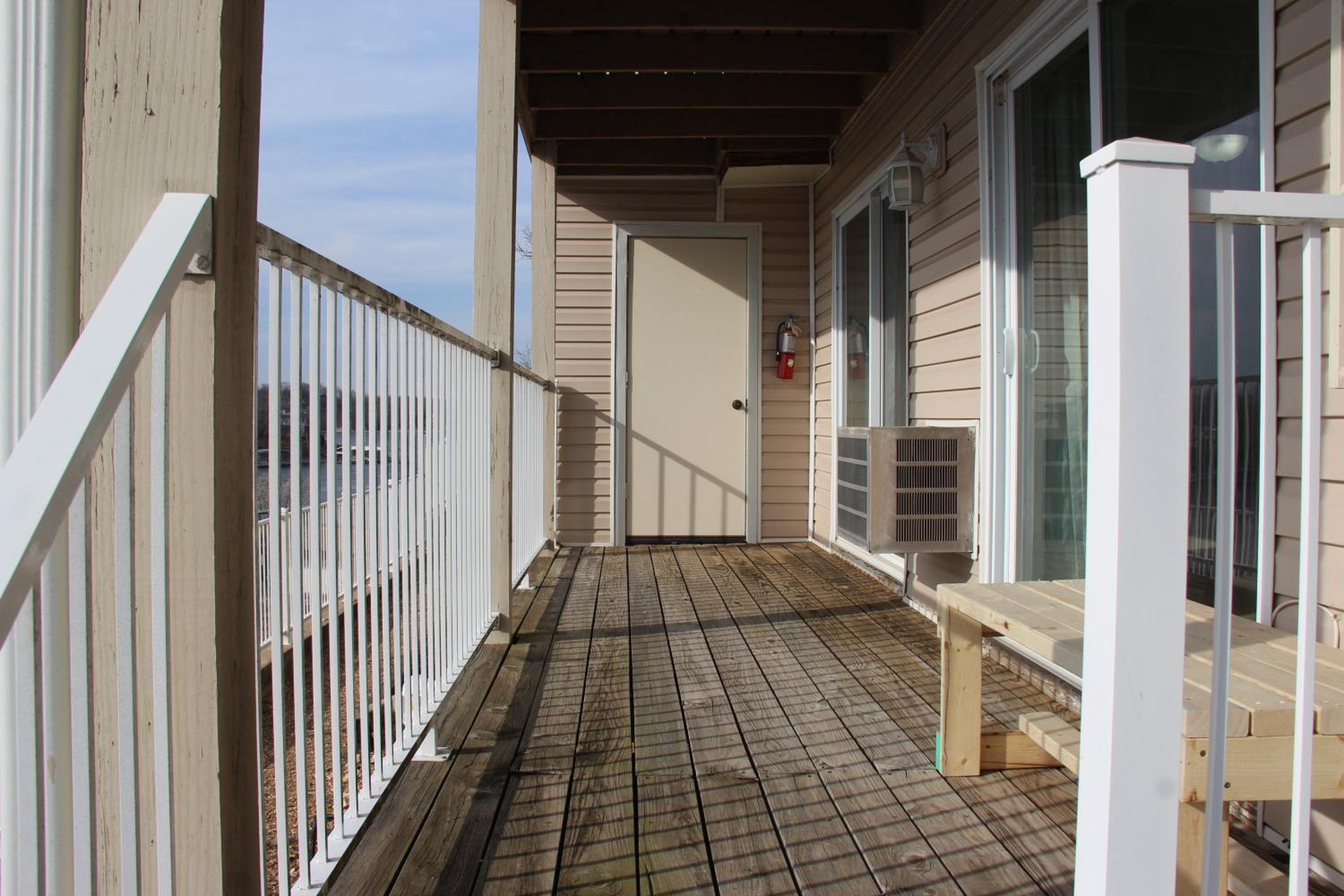 Apartment with Lake View photo 2
