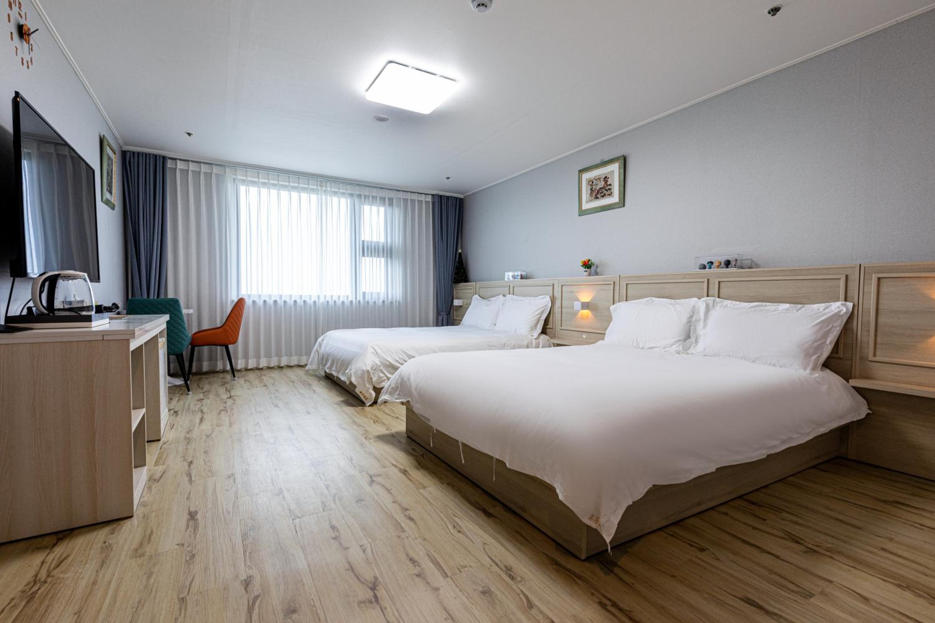 Deluxe Twin Room
