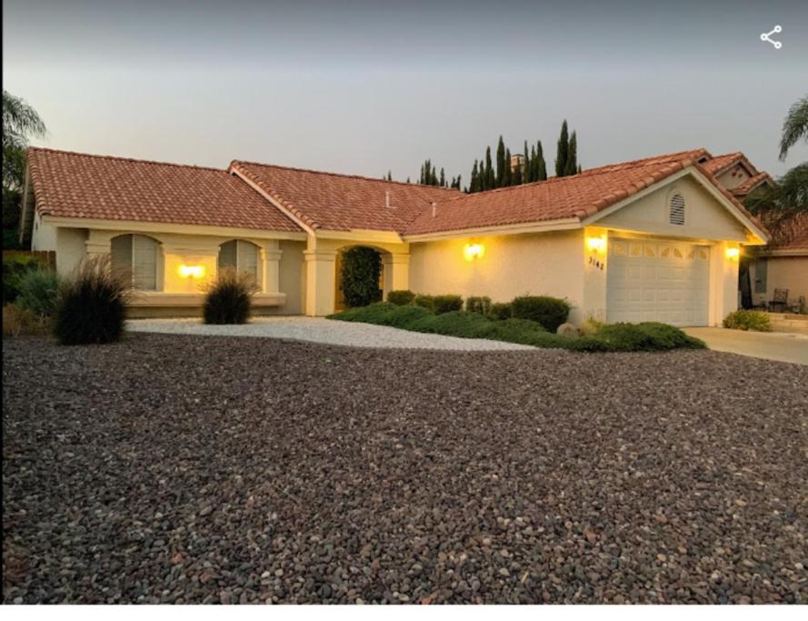Four-Bedroom House photo 2