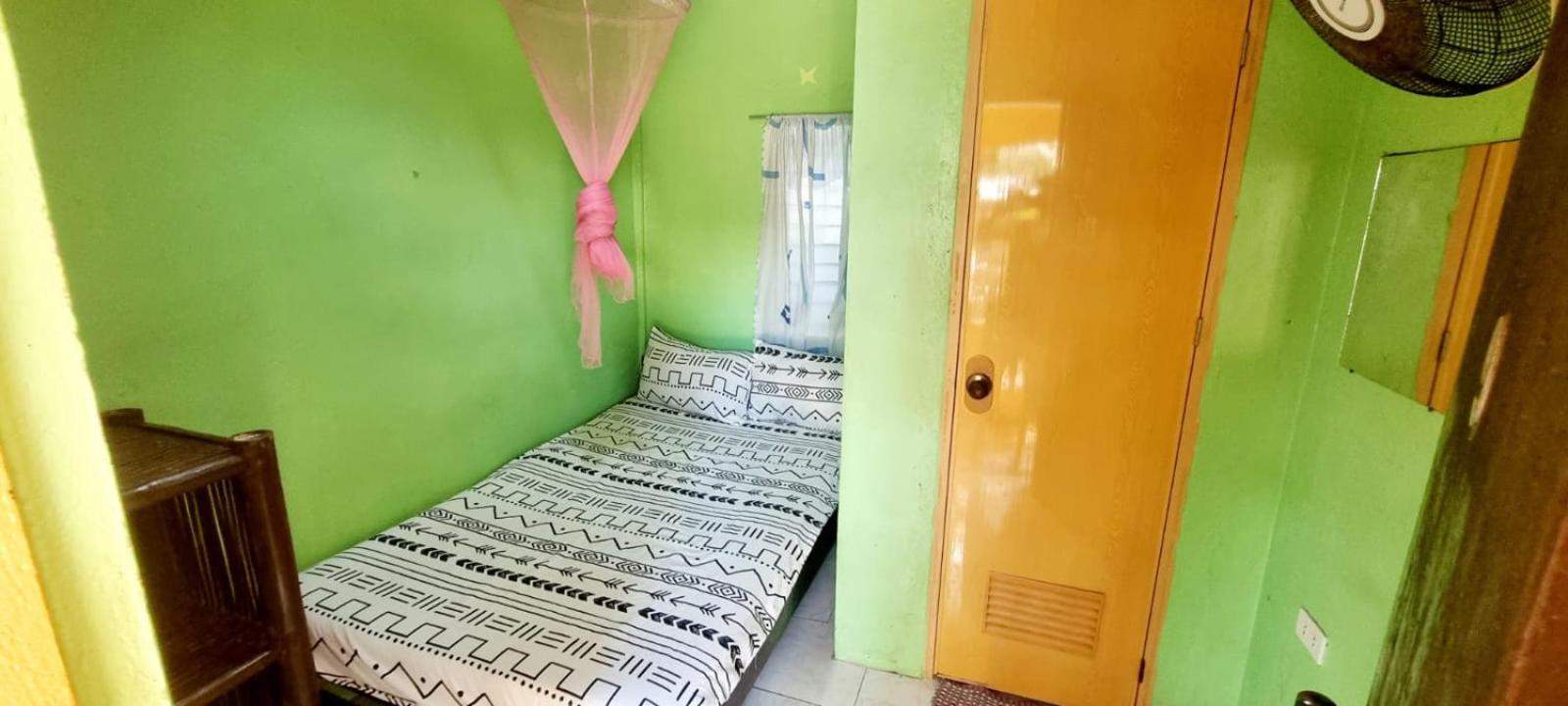 Apartment with Balcony (Fan Room) photo 1